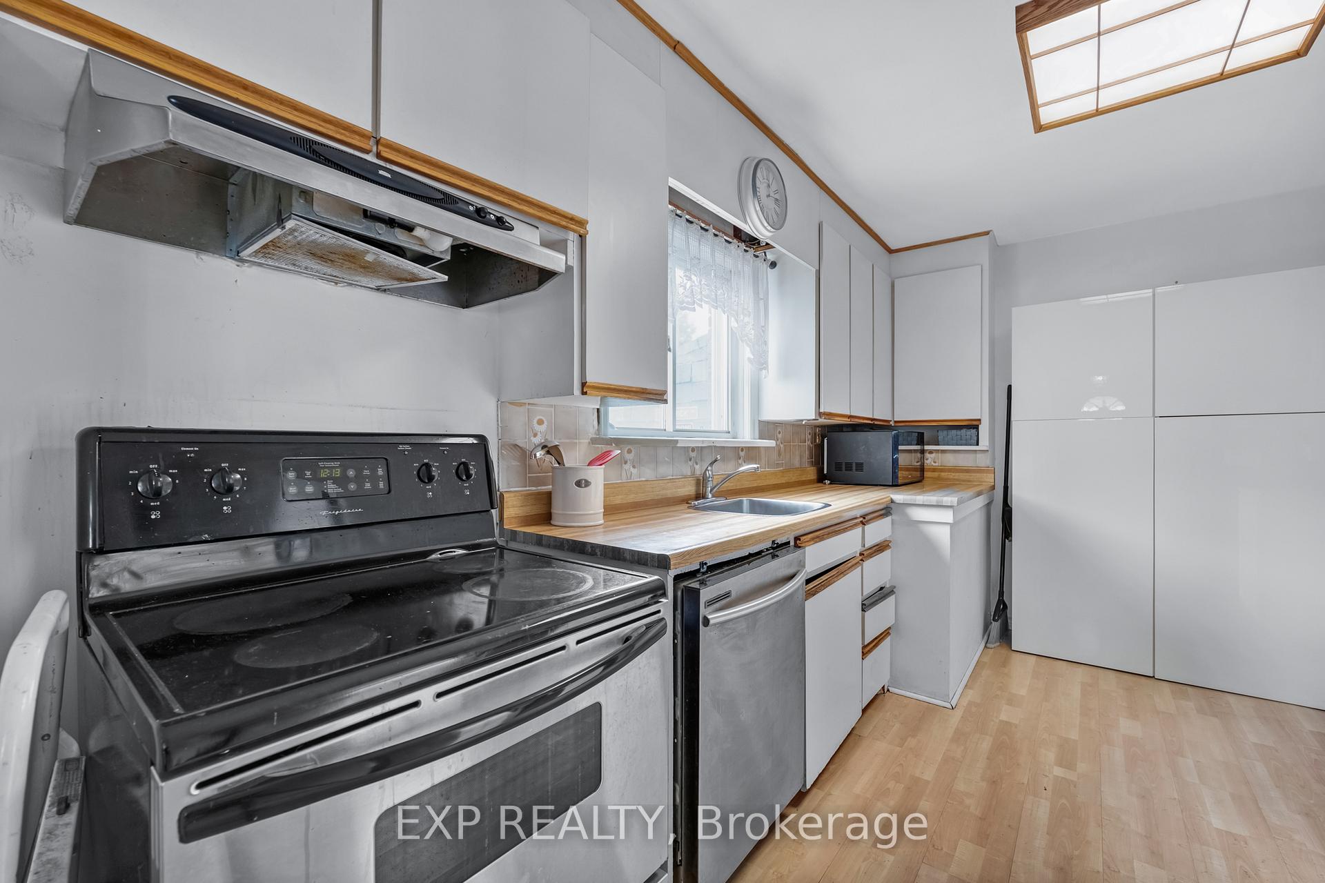Photo 11 of 18 Lewiston Road, Scarborough, Dorset Park — HOMEH