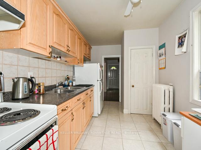 Photo 4 of 127 Oakcrest Avenue, Toronto, East End-Danforth — HOMEH