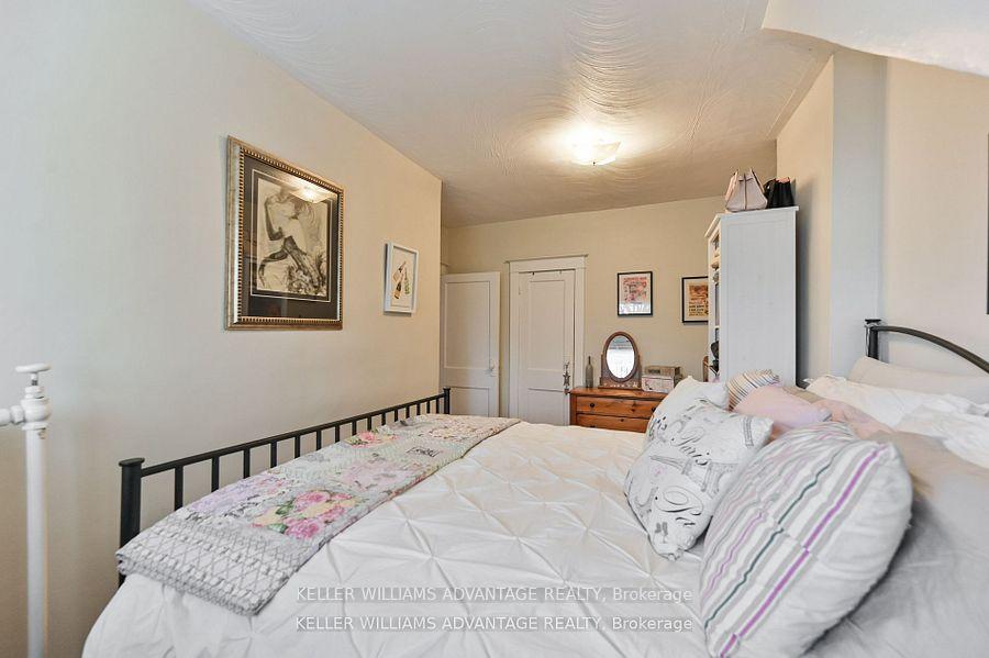 Photo 9 of 127 Oakcrest Avenue, Toronto, East End-Danforth — HOMEH