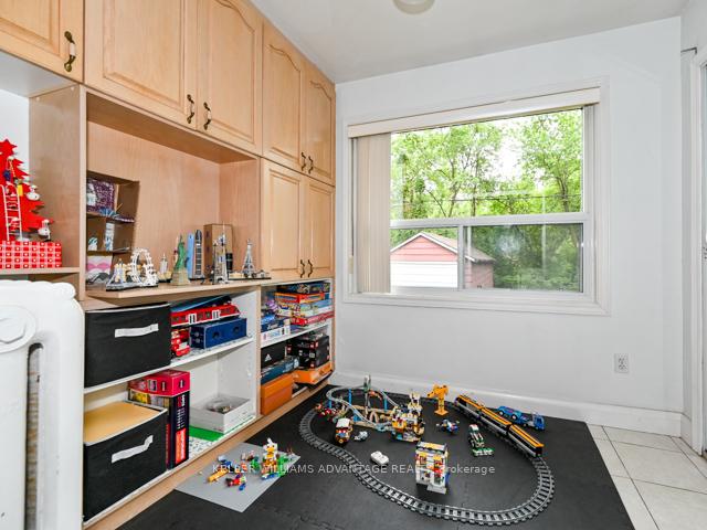 Photo 15 of 127 Oakcrest Avenue, Toronto, East End-Danforth — HOMEH