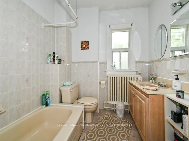 Photo 16 of 127 Oakcrest Avenue, Toronto, East End-Danforth — HOMEH