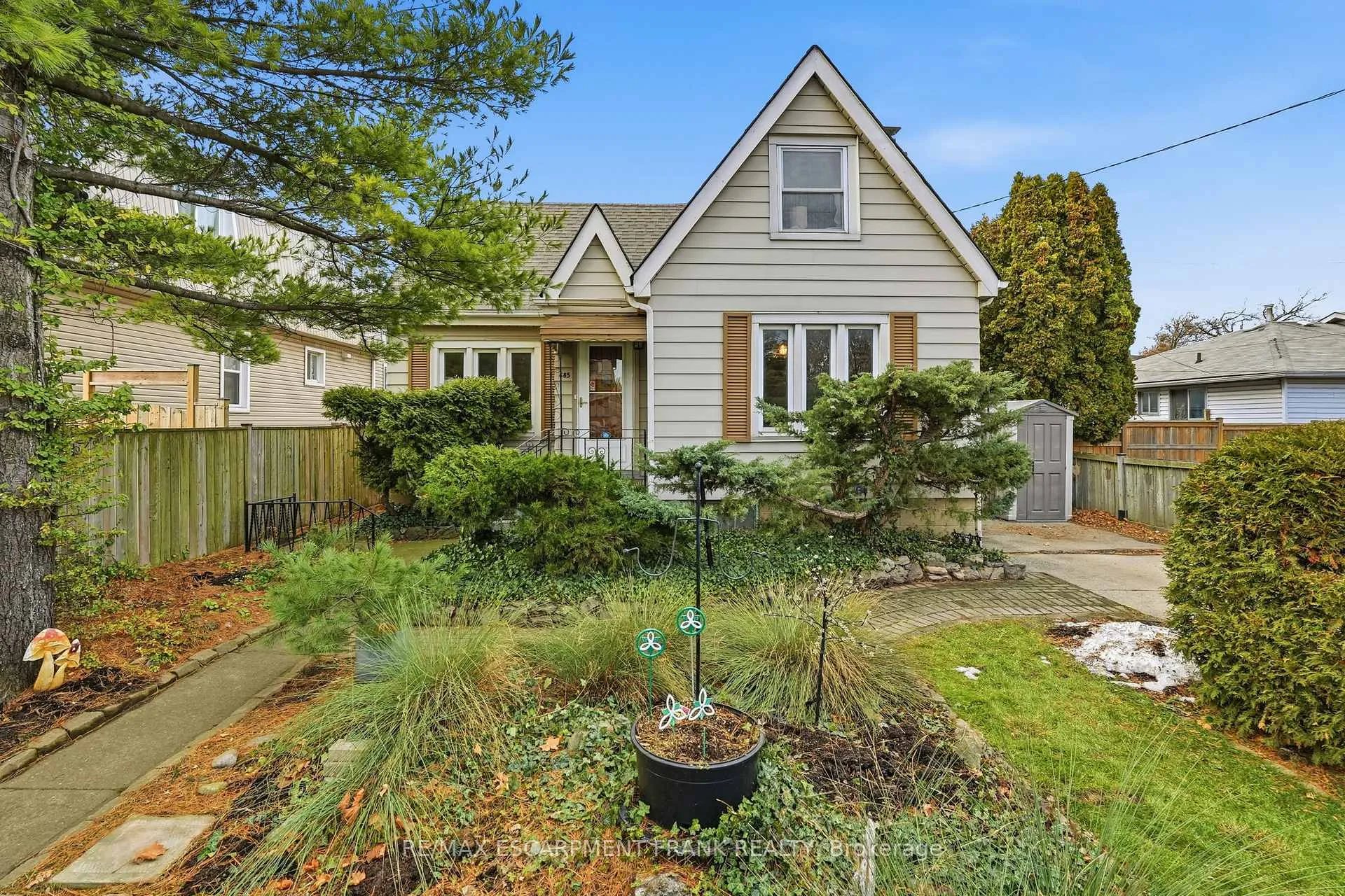 Photo 4 of 685 Dunn Avenue, Hamilton, Parkview — HOMEH