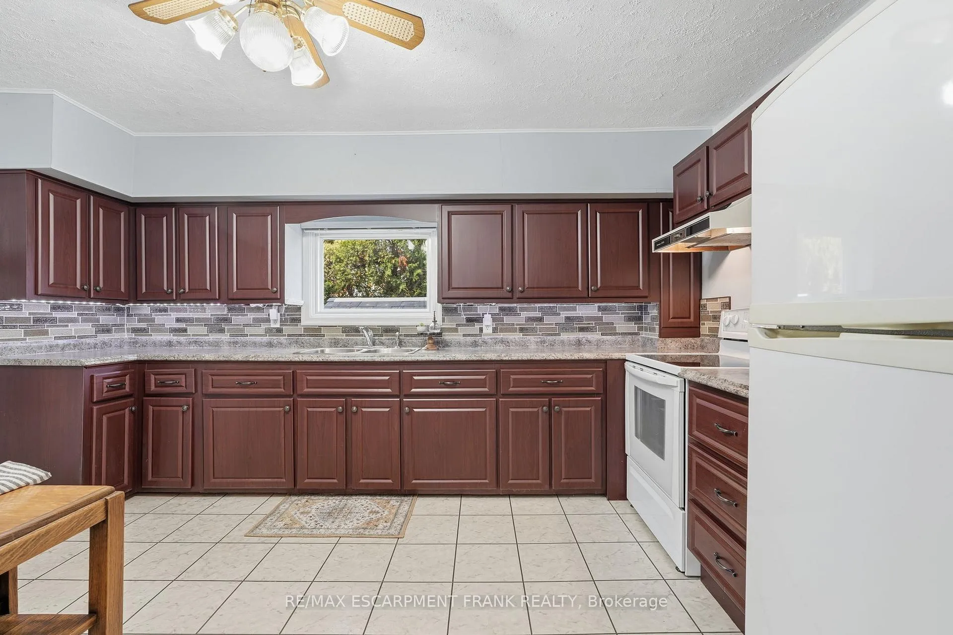 Photo 17 of 685 Dunn Avenue, Hamilton, Parkview — HOMEH