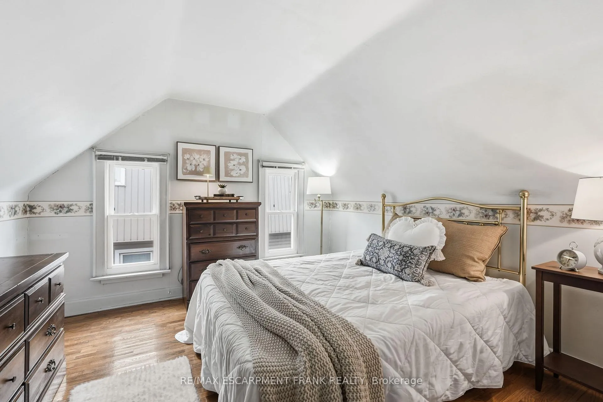 Photo 27 of 685 Dunn Avenue, Hamilton, Parkview — HOMEH