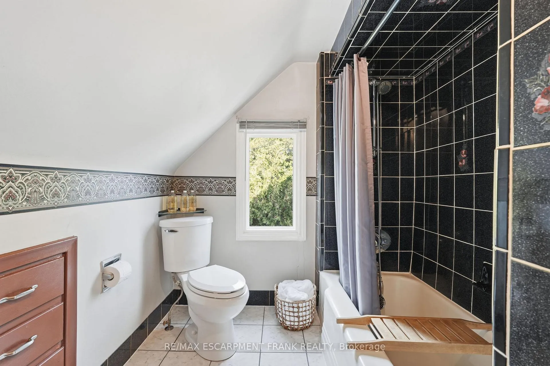 Photo 32 of 685 Dunn Avenue, Hamilton, Parkview — HOMEH