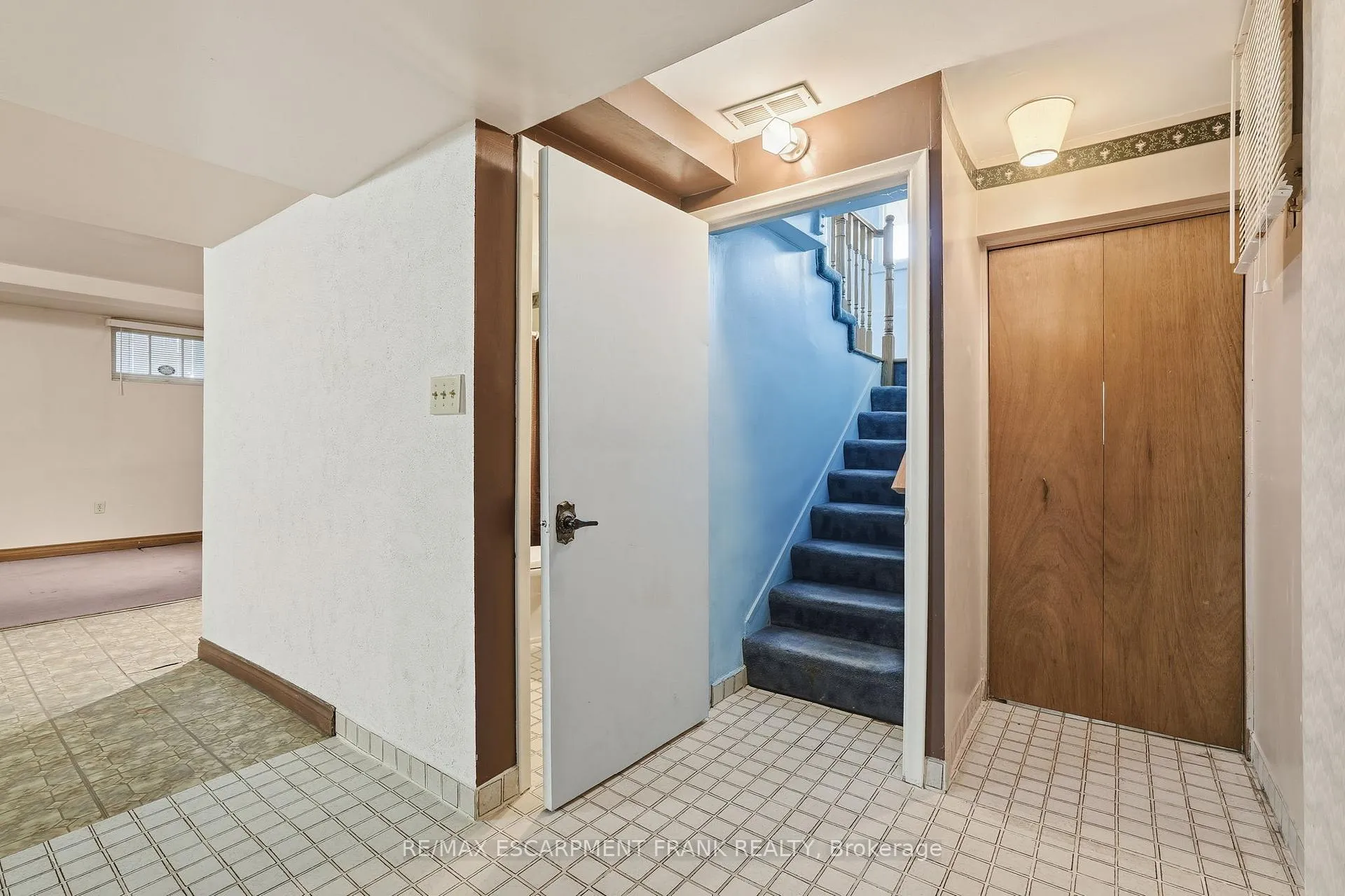 Photo 35 of 685 Dunn Avenue, Hamilton, Parkview — HOMEH