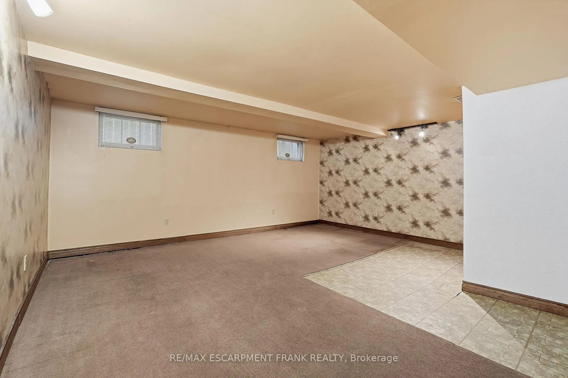 Photo 37 of 685 Dunn Avenue, Hamilton, Parkview — HOMEH