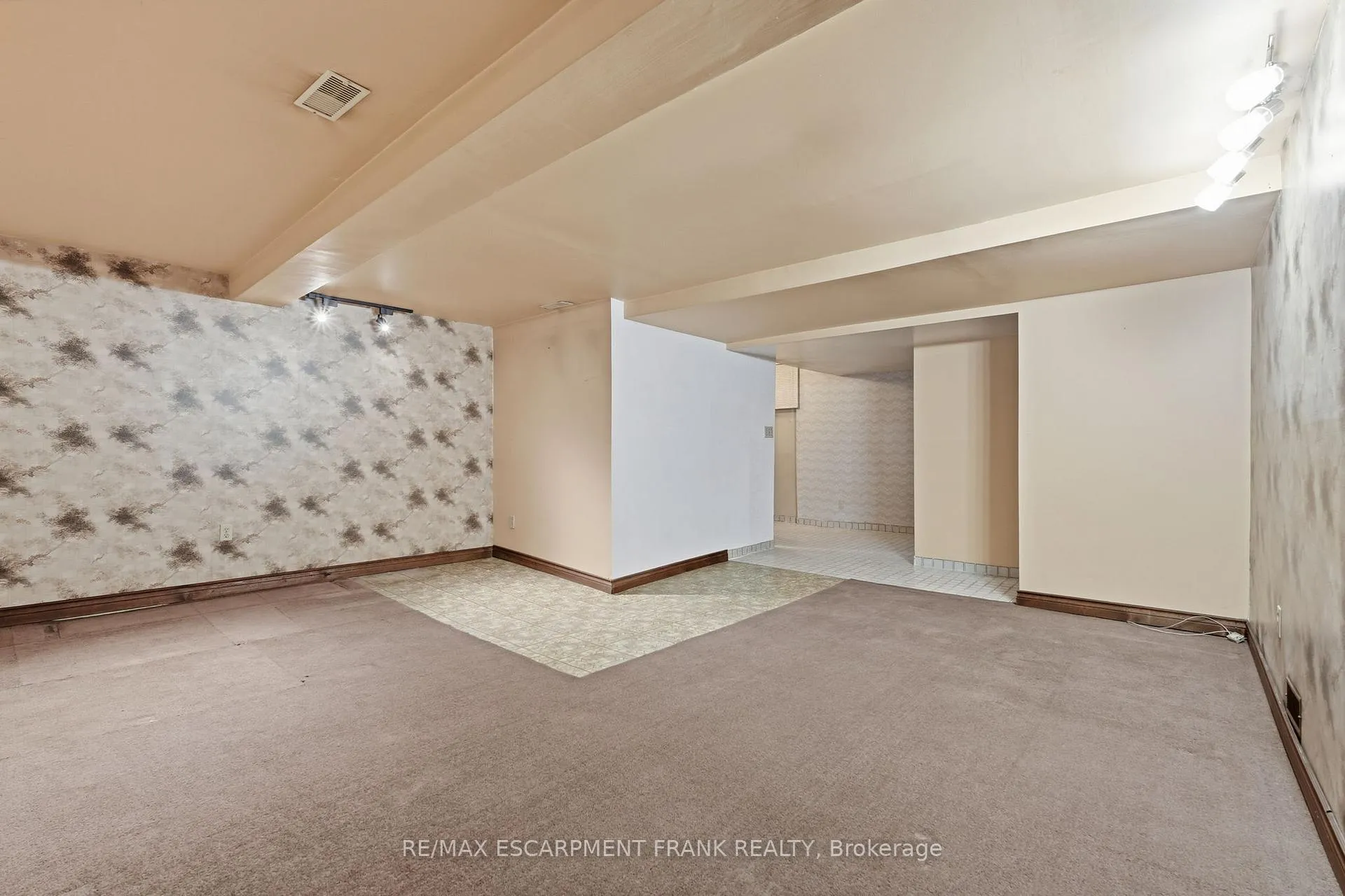 Photo 38 of 685 Dunn Avenue, Hamilton, Parkview — HOMEH