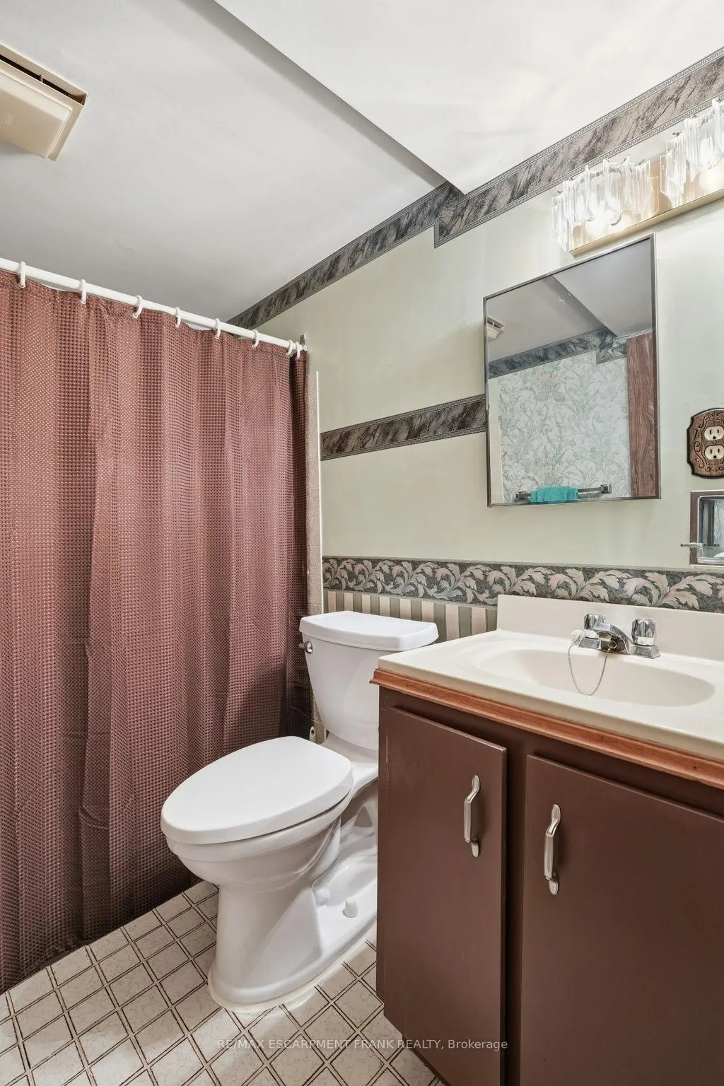Photo 40 of 685 Dunn Avenue, Hamilton, Parkview — HOMEH