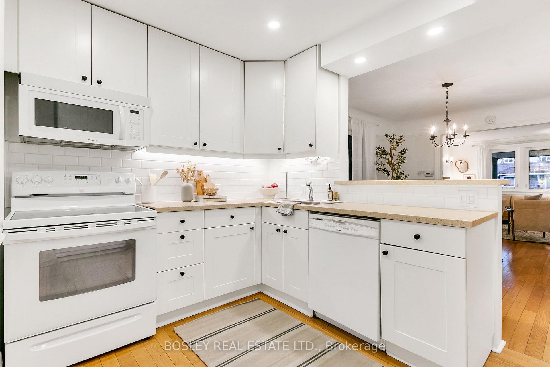 Photo 16 of 17 Glengarry Avenue, Toronto, Lawrence Park North — HOMEH