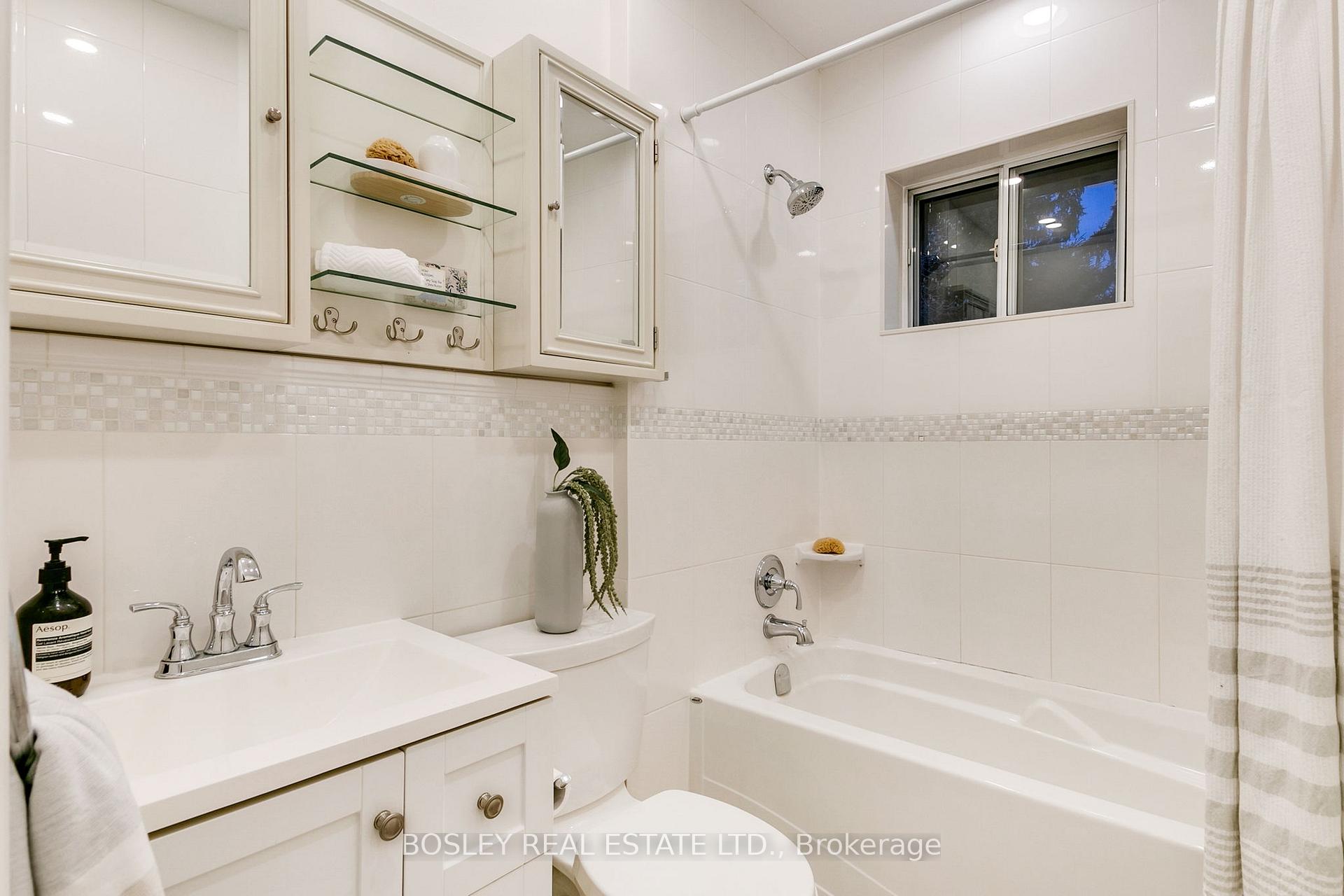 Photo 29 of 17 Glengarry Avenue, Toronto, Lawrence Park North — HOMEH