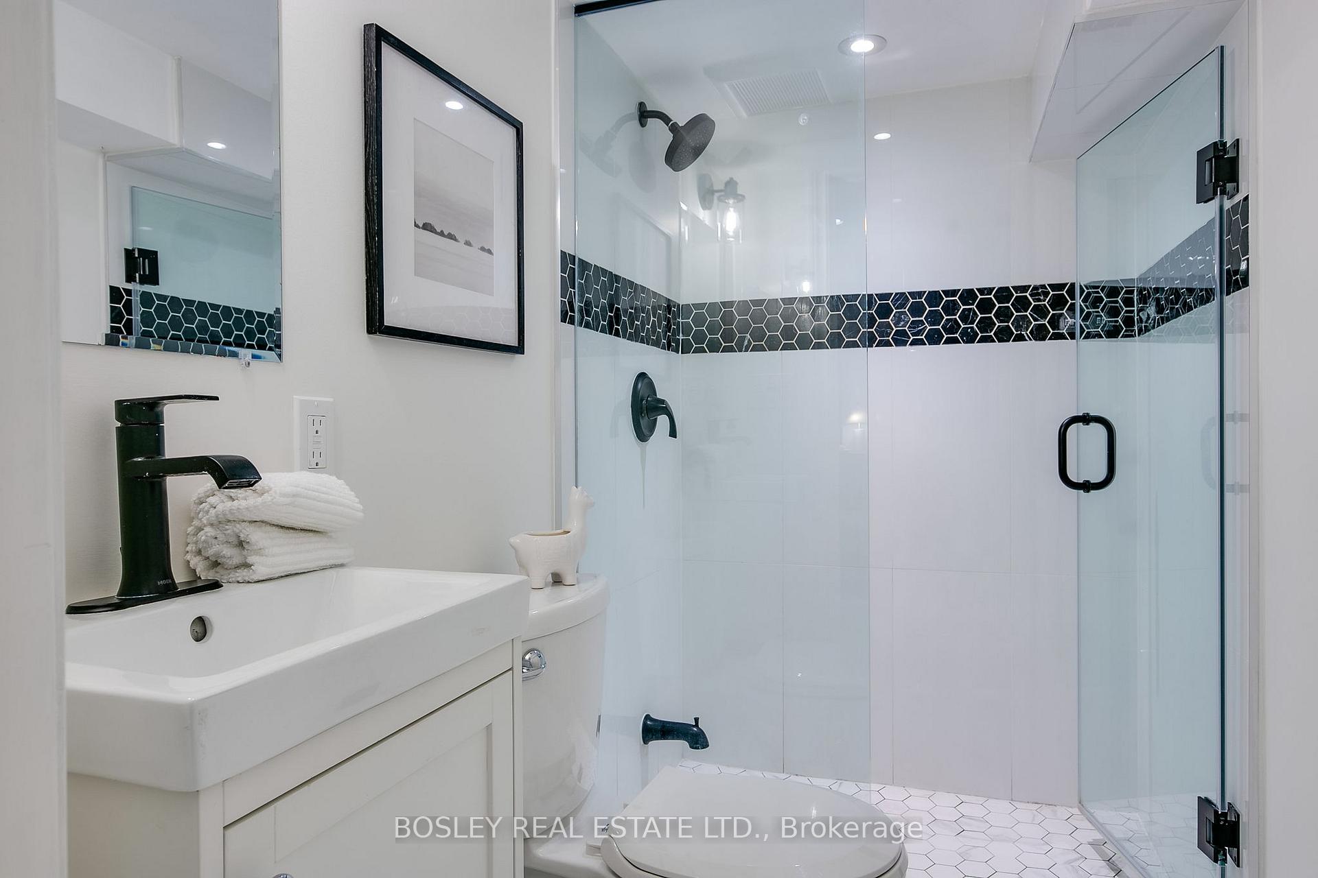 Photo 36 of 17 Glengarry Avenue, Toronto, Lawrence Park North — HOMEH