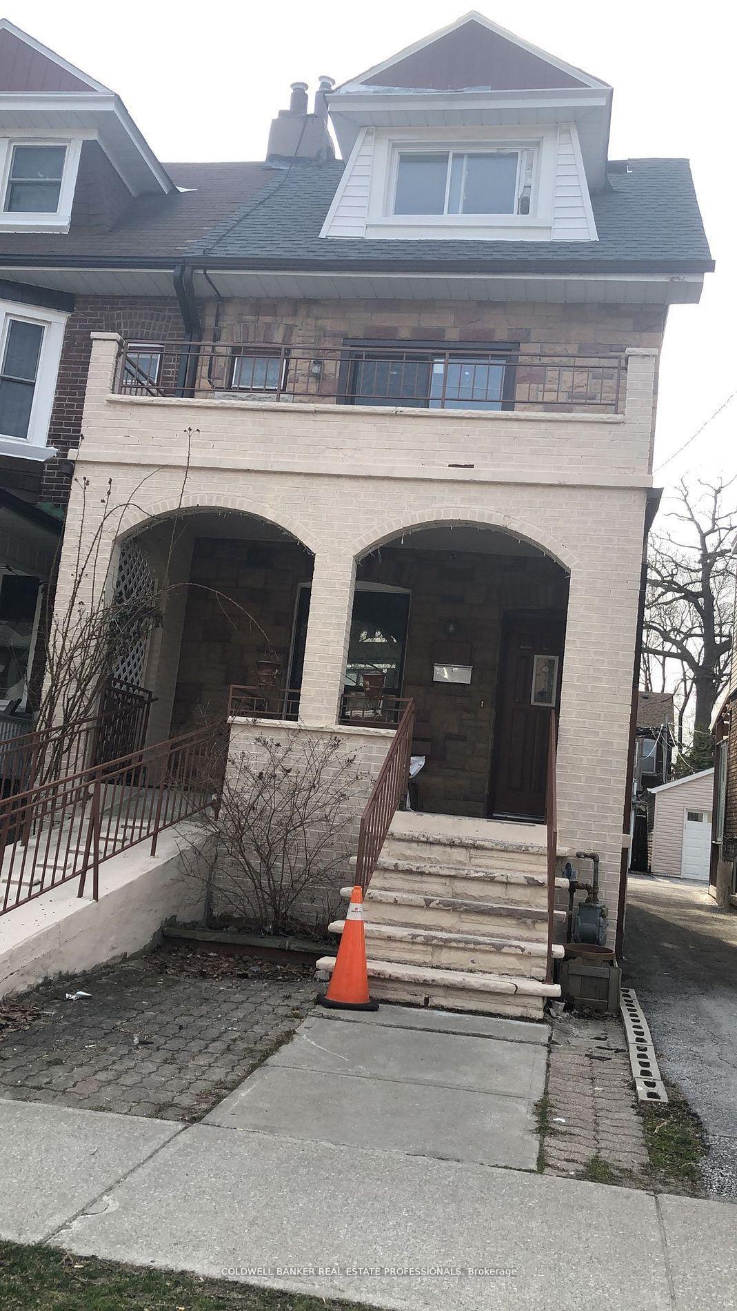 Front of 158 Gillard Avenue