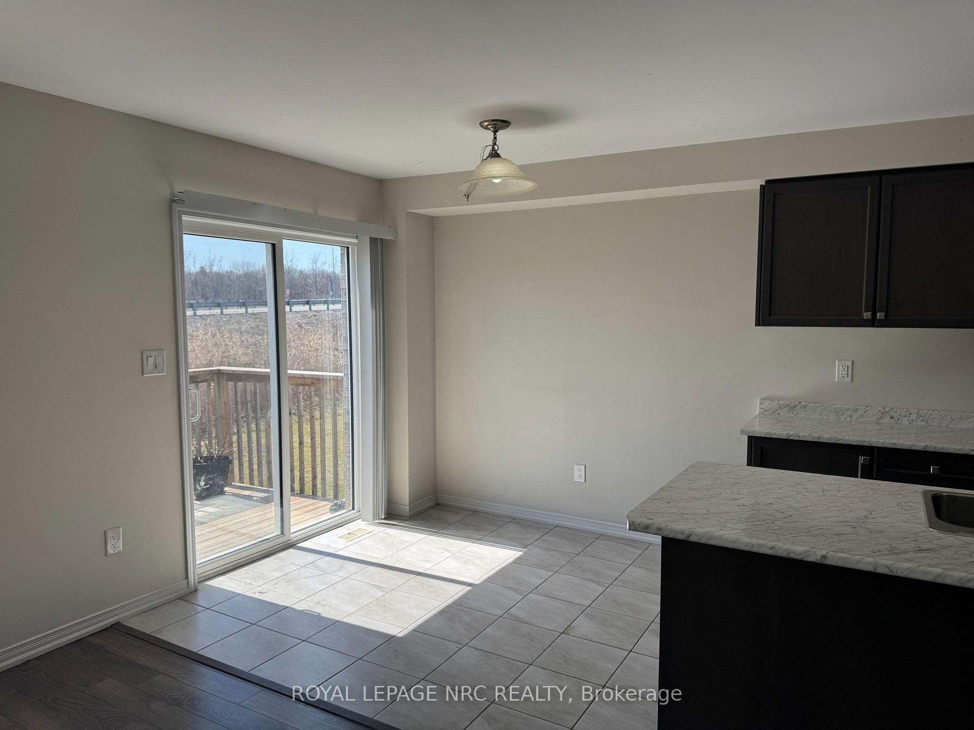 Photo 7 of 260 Esther Crescent, Thorold, Hurricane/Merrittville — HOMEH