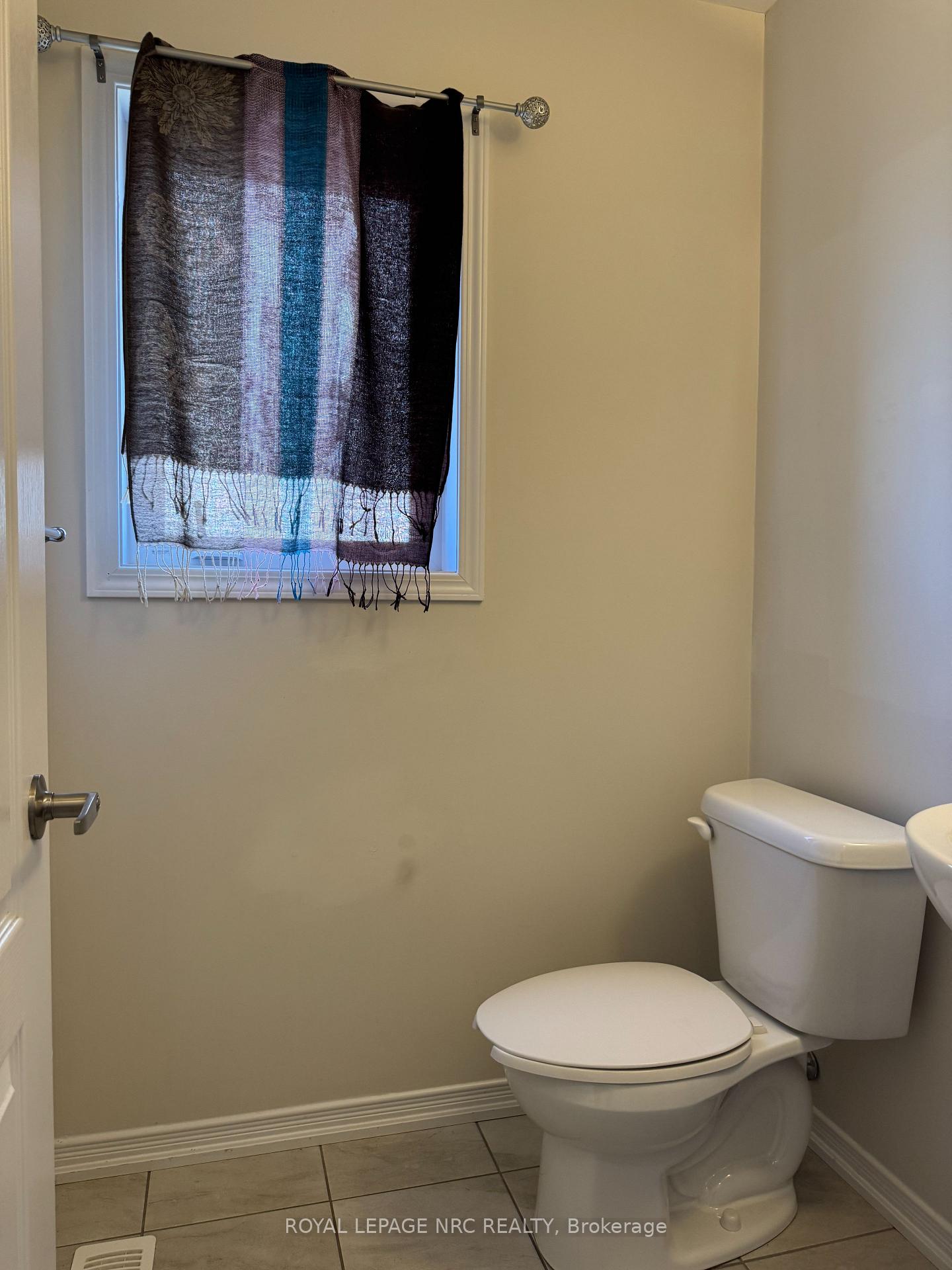 Photo 9 of 260 Esther Crescent, Thorold, Hurricane/Merrittville — HOMEH