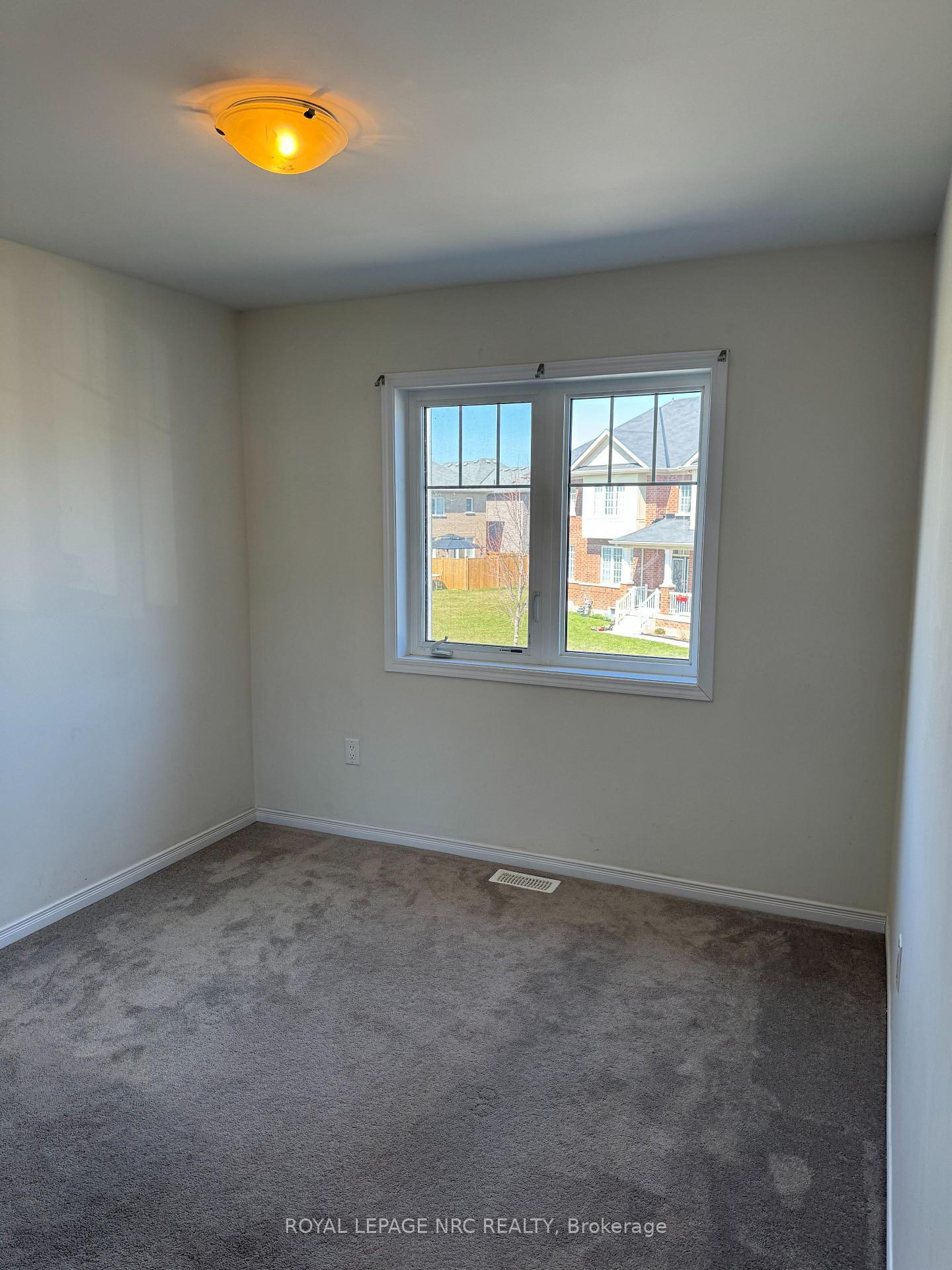 Photo 21 of 260 Esther Crescent, Thorold, Hurricane/Merrittville — HOMEH