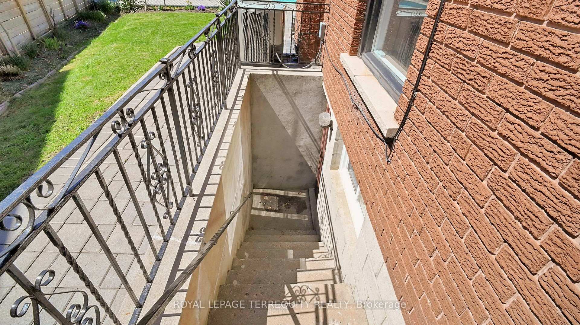 Photo 33 of 8 Ashall Boulevard, Toronto, O'Connor-Parkview — HOMEH