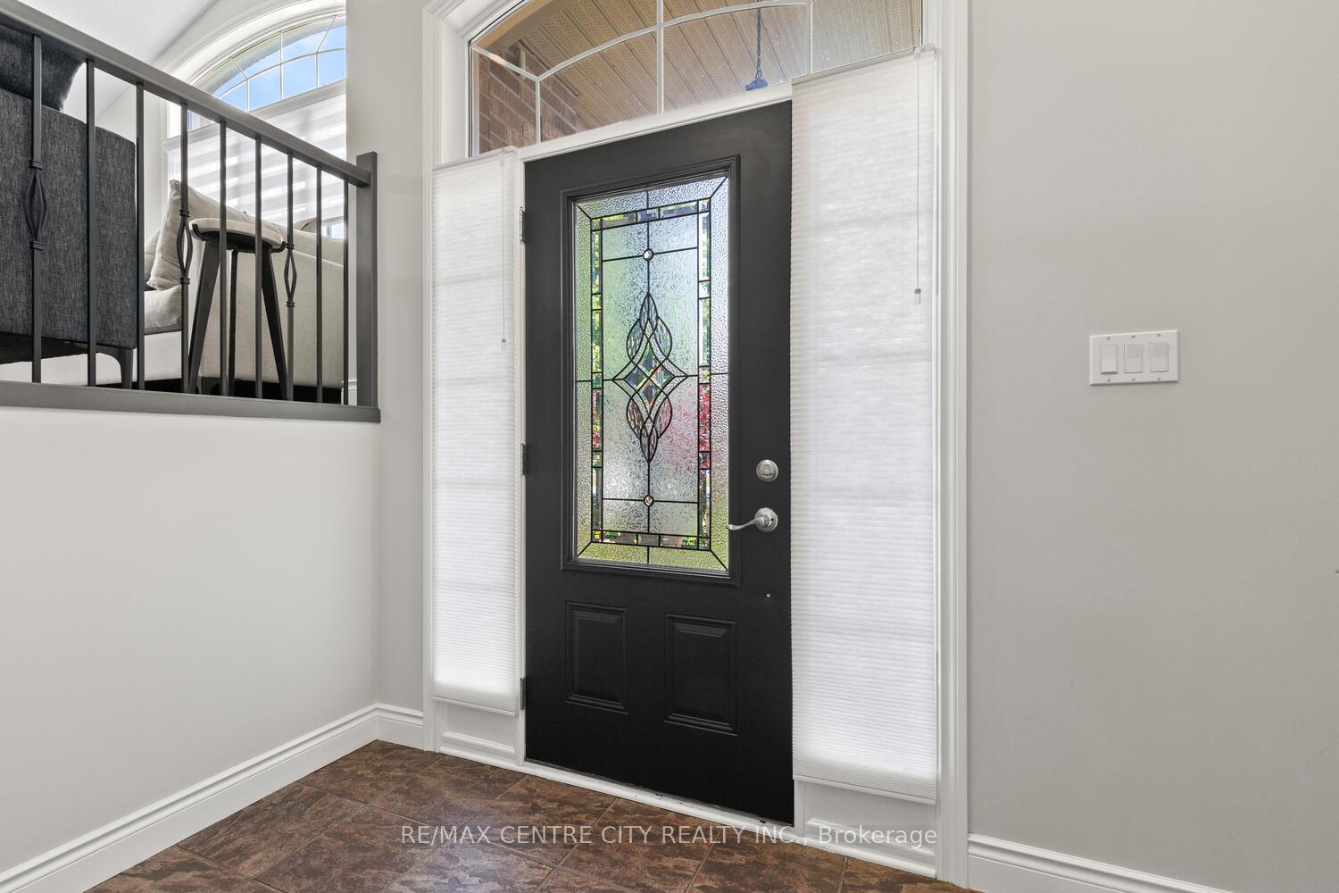 Photo 8 of 4 Ashby Crescent, Strathroy-Caradoc, SW — HOMEH