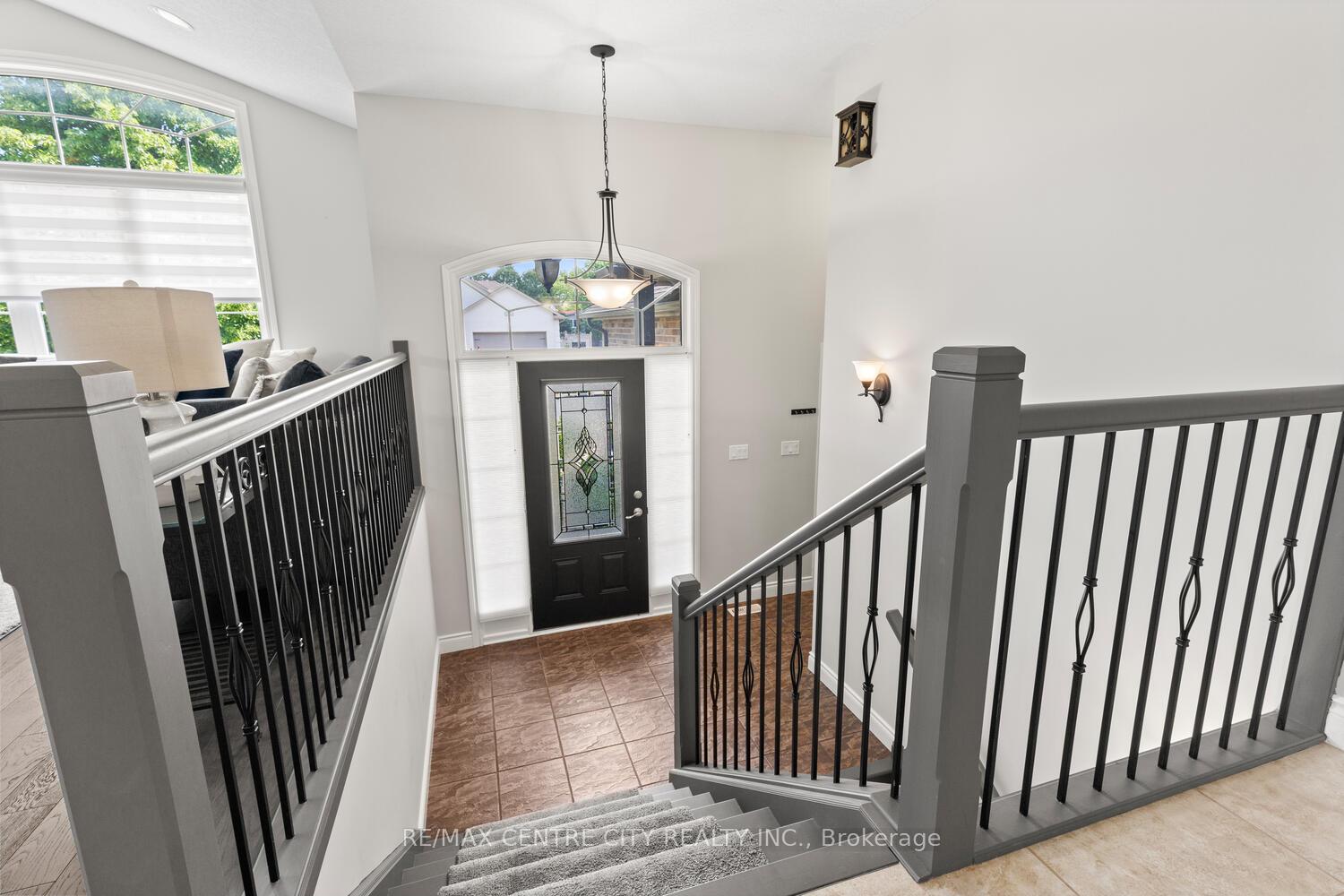 Photo 9 of 4 Ashby Crescent, Strathroy-Caradoc, SW — HOMEH