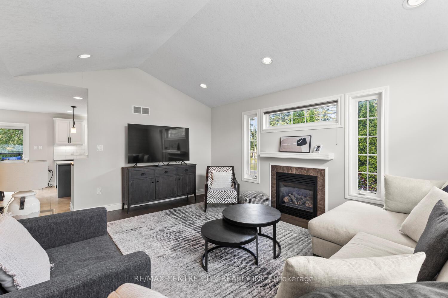 Photo 13 of 4 Ashby Crescent, Strathroy-Caradoc, SW — HOMEH