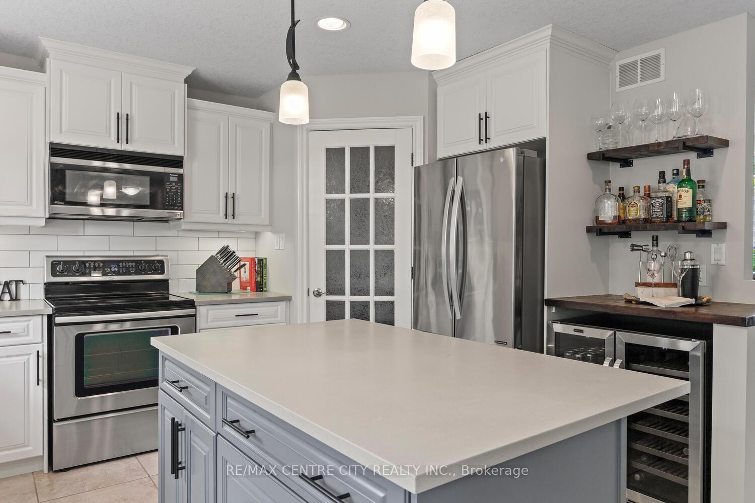 Photo 18 of 4 Ashby Crescent, Strathroy-Caradoc, SW — HOMEH