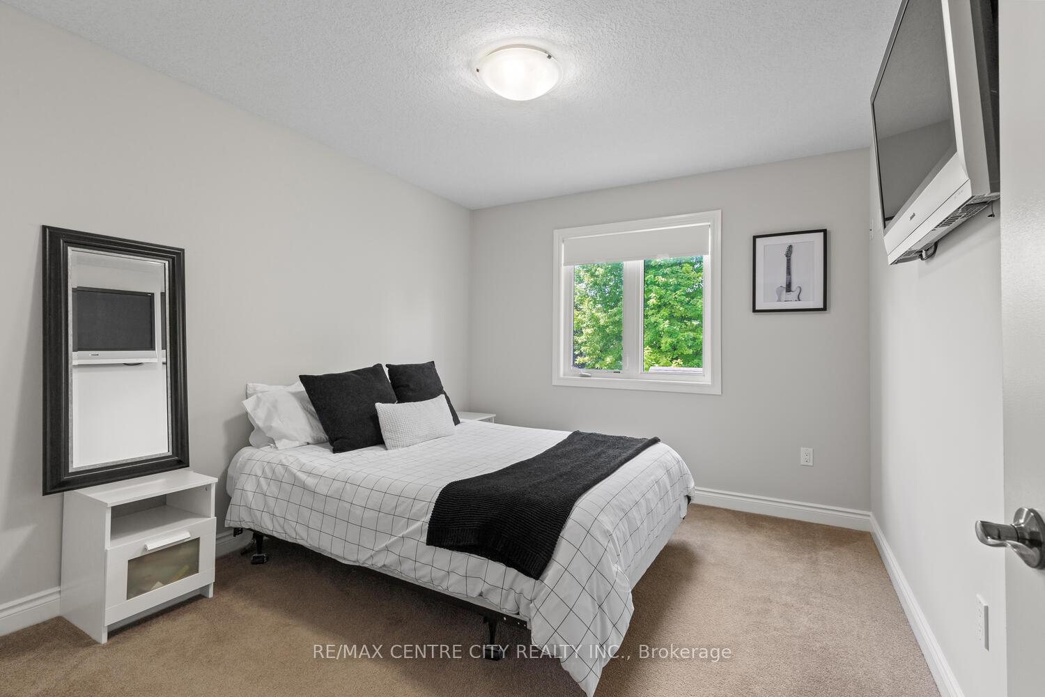 Photo 26 of 4 Ashby Crescent, Strathroy-Caradoc, SW — HOMEH