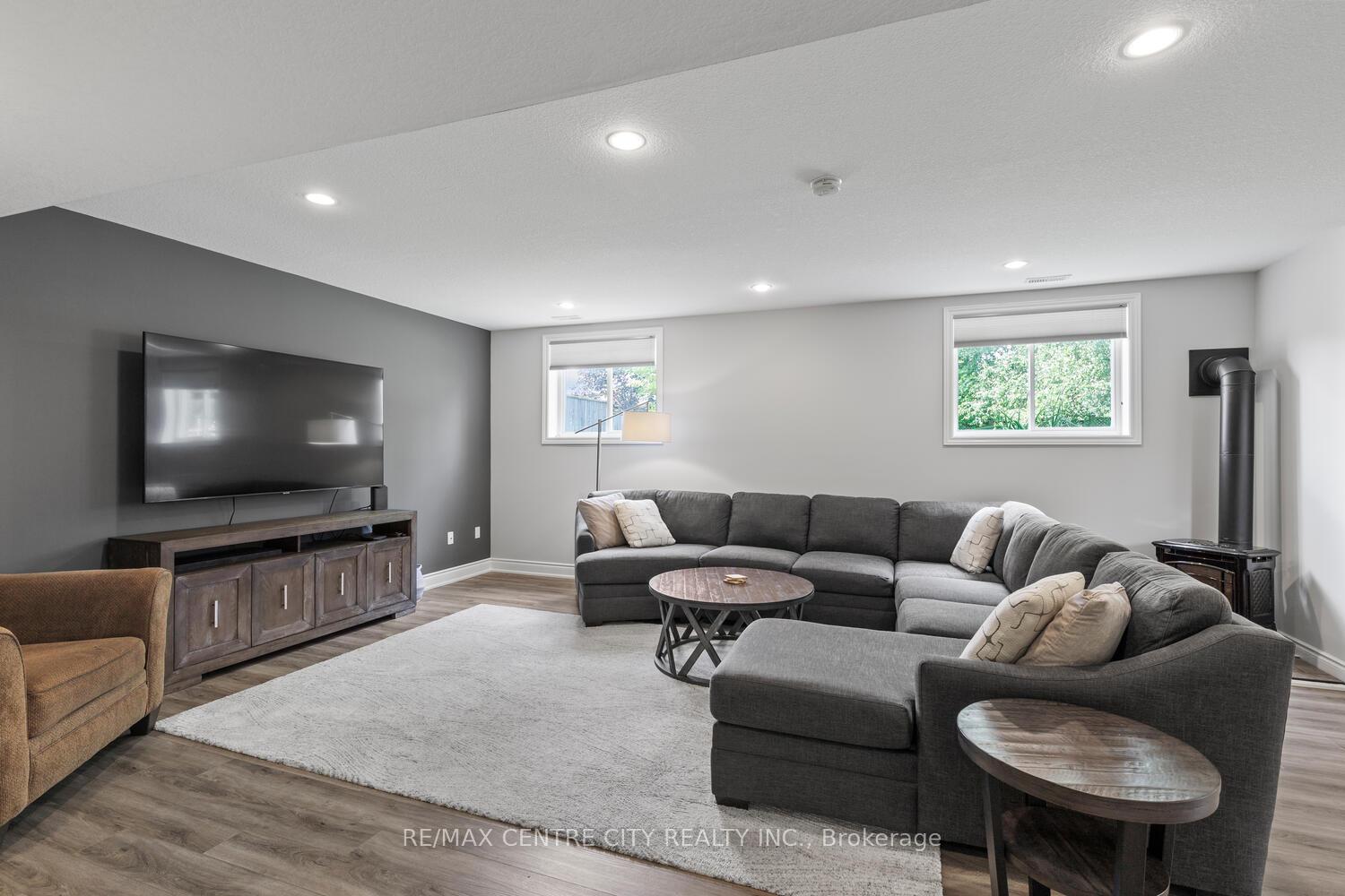 Photo 31 of 4 Ashby Crescent, Strathroy-Caradoc, SW — HOMEH