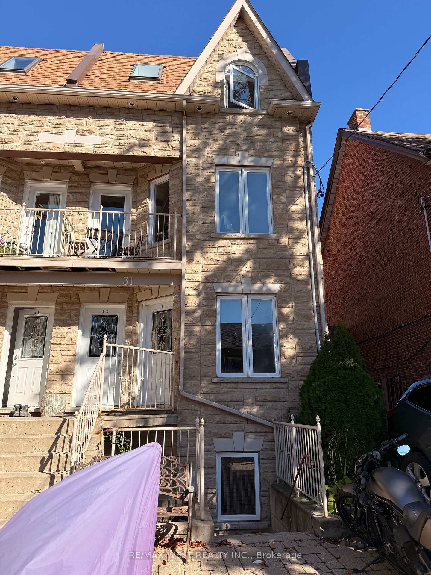 Photo 1 of Unit A, 31 Brookfield Street, Toronto, Trinity-Bellwoods — HOMEH