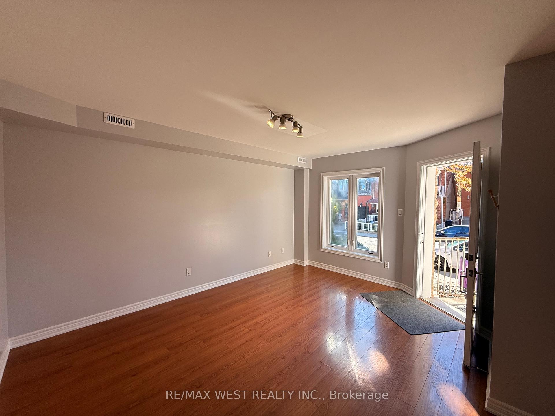 Photo 2 of Unit A, 31 Brookfield Street, Toronto, Trinity-Bellwoods — HOMEH