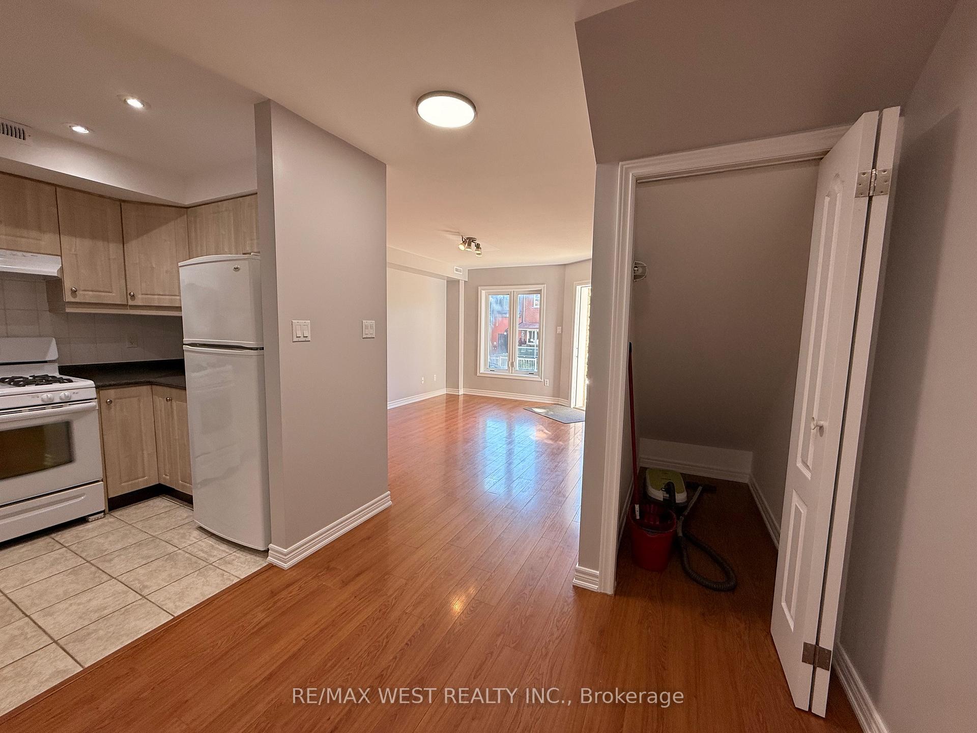 Photo 4 of Unit A, 31 Brookfield Street, Toronto, Trinity-Bellwoods — HOMEH