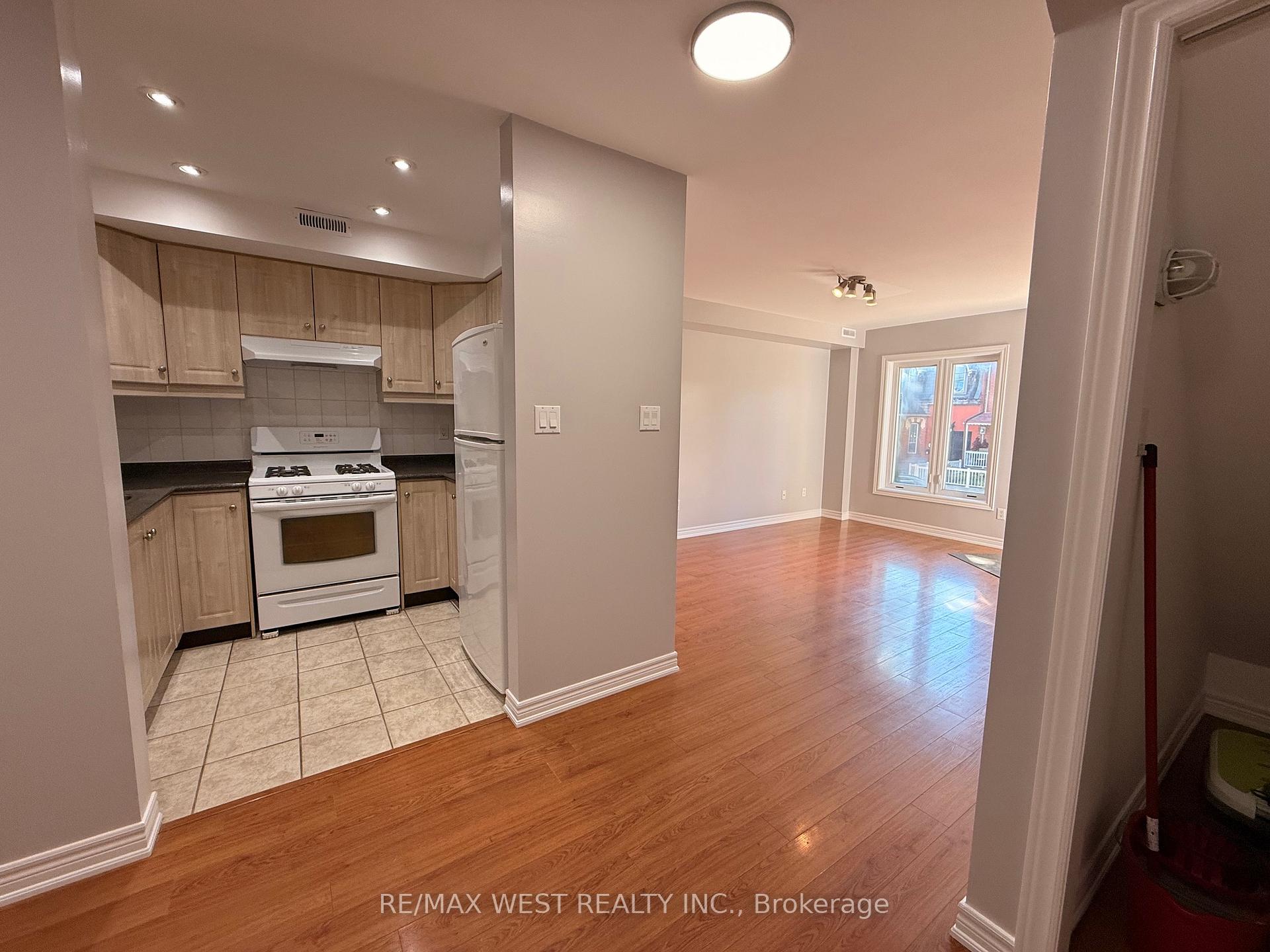 Photo 5 of Unit A, 31 Brookfield Street, Toronto, Trinity-Bellwoods — HOMEH