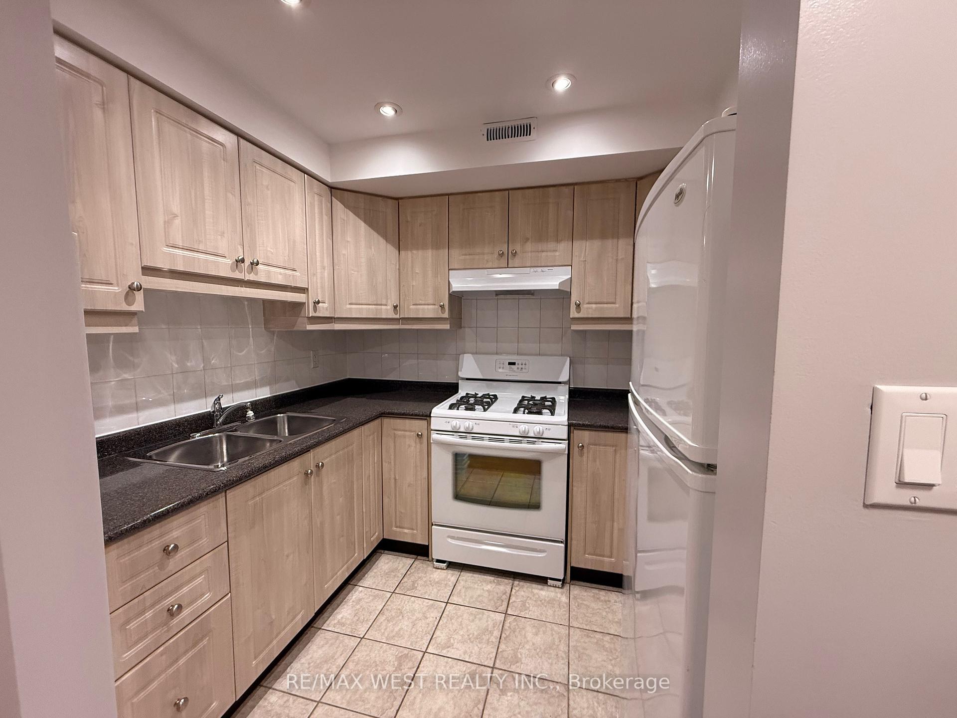 Photo 7 of Unit A, 31 Brookfield Street, Toronto, Trinity-Bellwoods — HOMEH
