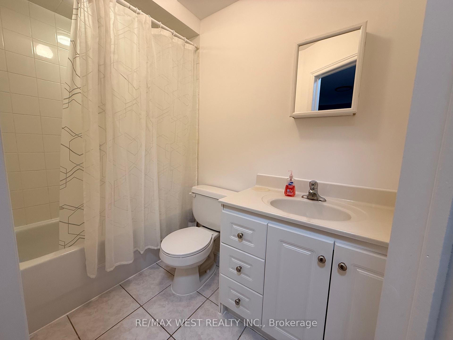 Photo 10 of Unit A, 31 Brookfield Street, Toronto, Trinity-Bellwoods — HOMEH