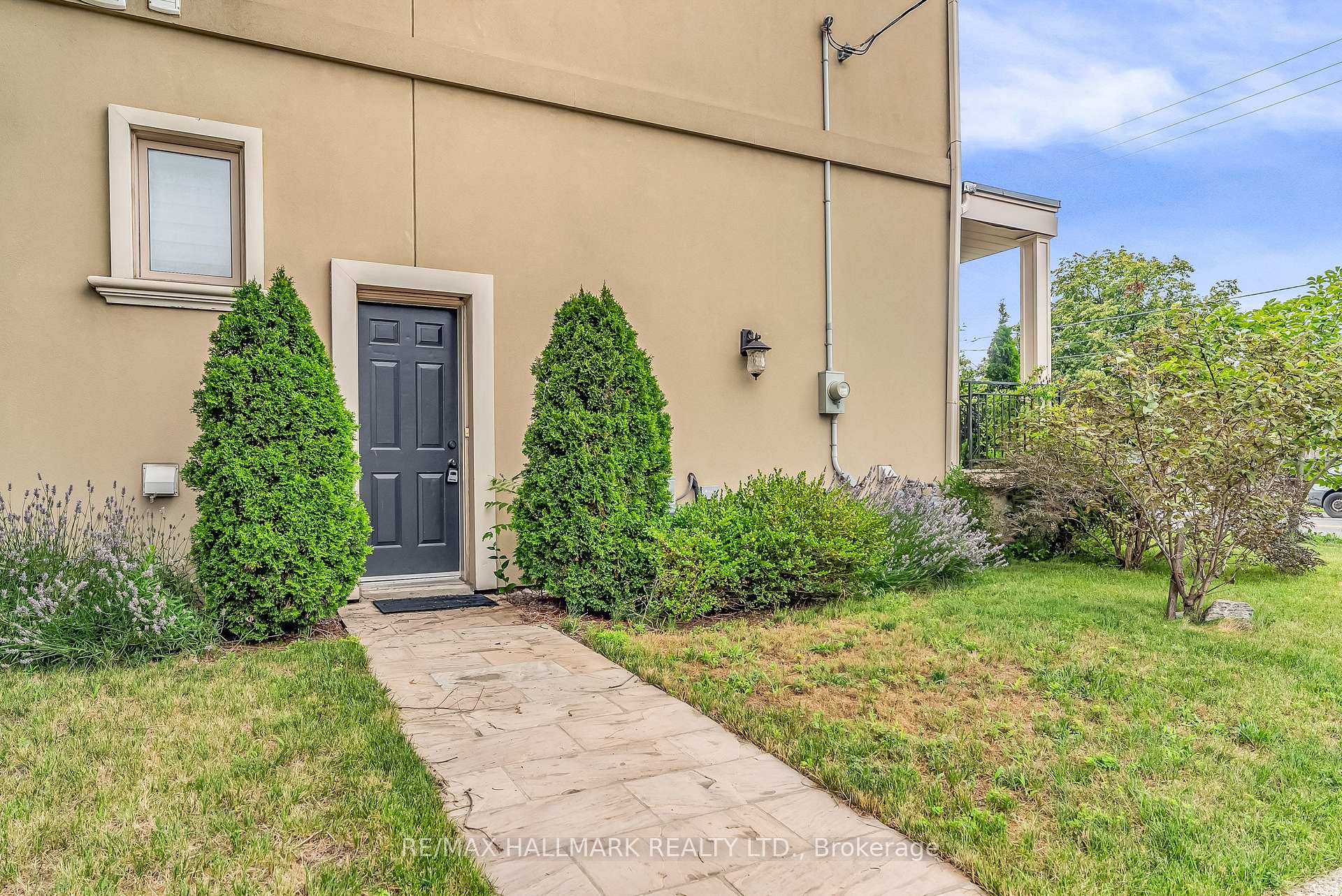 Photo 2 of 450 Cosburn Avenue, Toronto, East York — HOMEH
