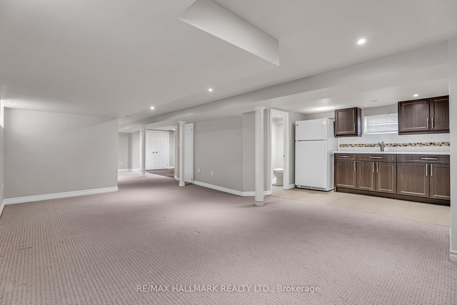 Photo 5 of 450 Cosburn Avenue, Toronto, East York — HOMEH