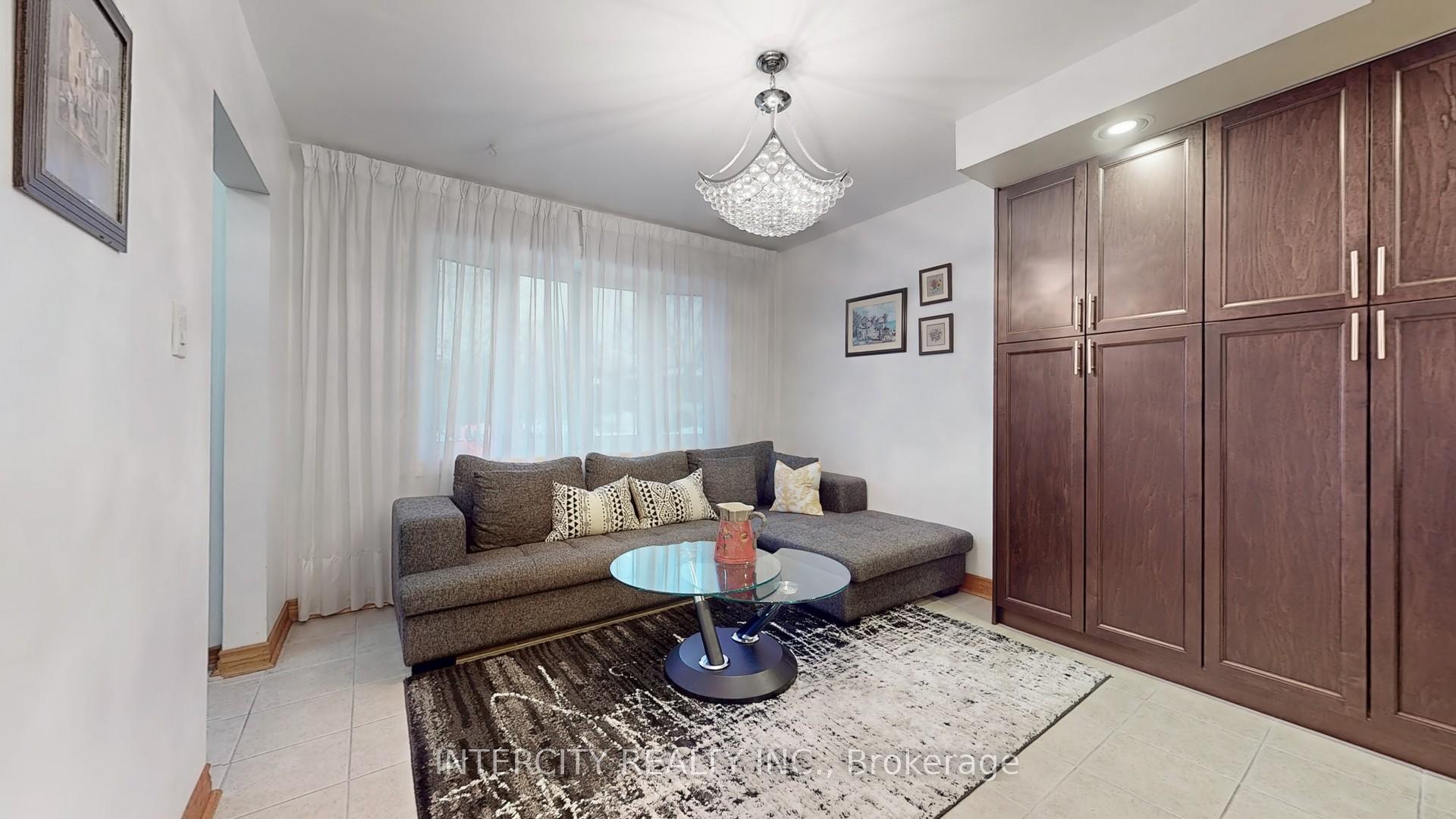 Photo 2 of 14 Bayard Avenue, Scarborough, Wexford-Maryvale — HOMEH
