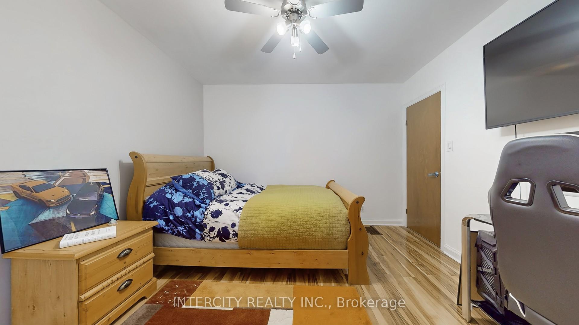 Photo 14 of 14 Bayard Avenue, Scarborough, Wexford-Maryvale — HOMEH