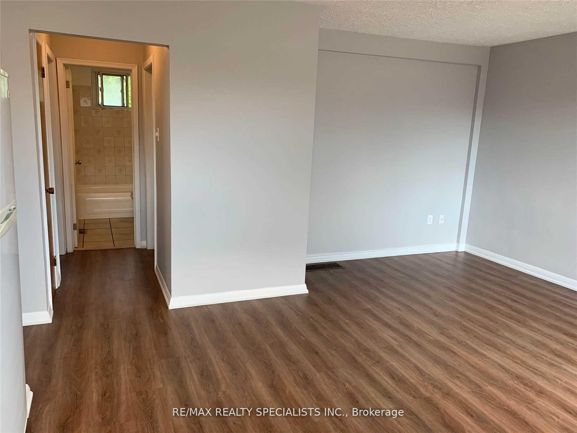 Photo 3 of 121 Malvern Avenue, Toronto, East End-Danforth — HOMEH
