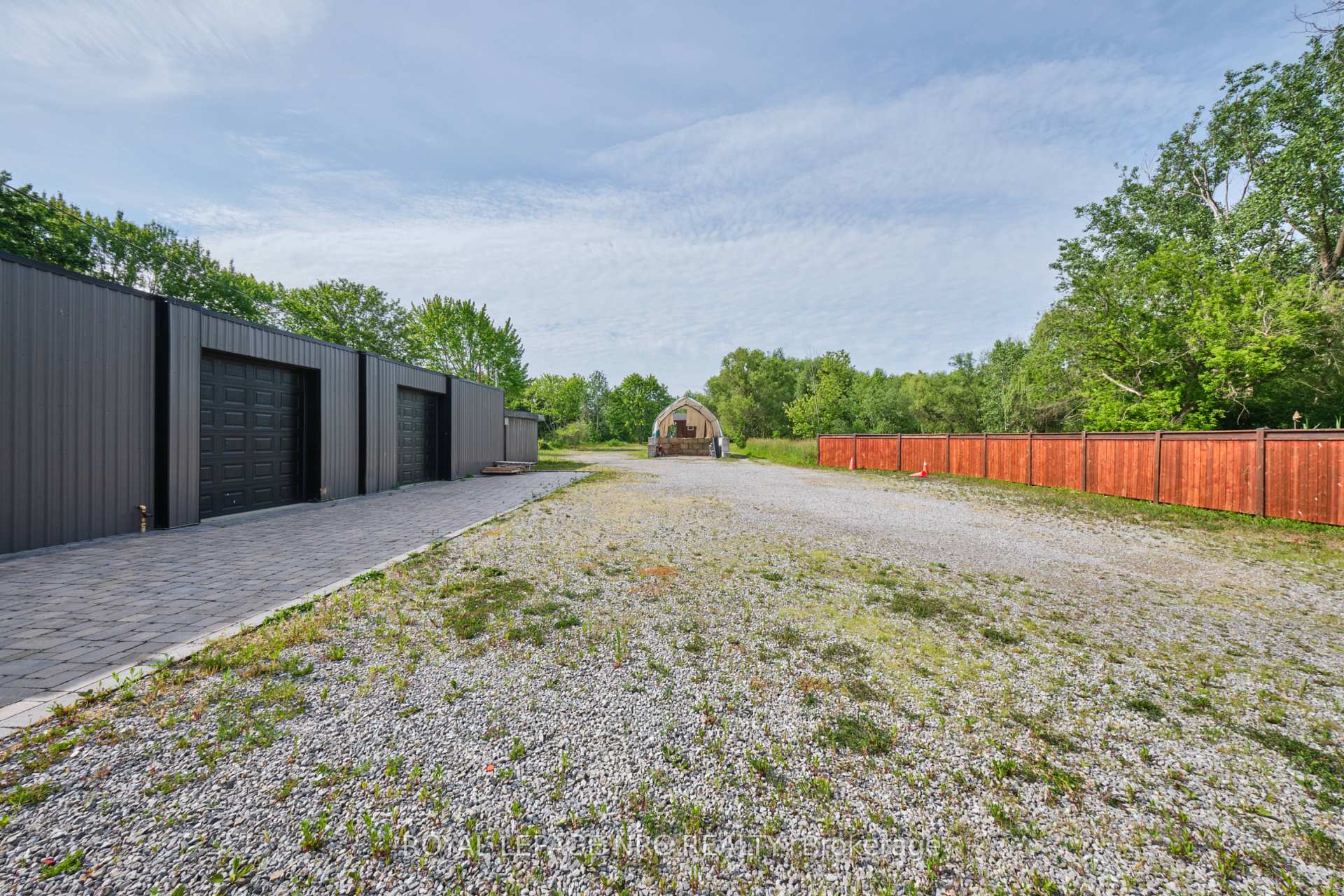 Photo 9 of 2523 Port Robinson Road, Thorold, Hurricane/Merrittville — HOMEH