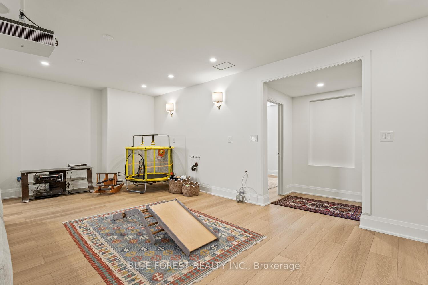 Photo 28 of 86 Kemp Crescent, Strathroy-Caradoc, NE — HOMEH