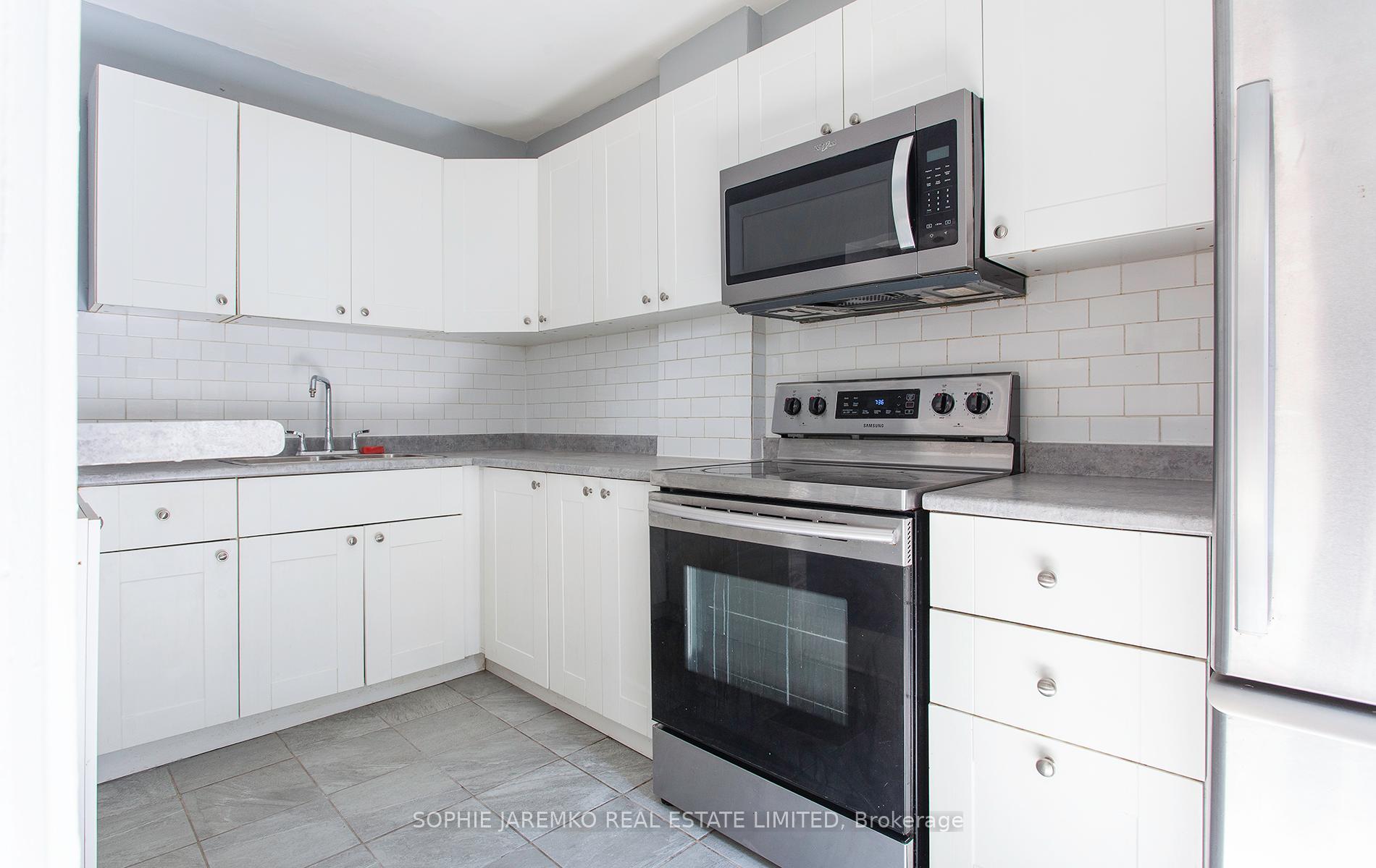 Photo 3 of 971A Bloor Street W, Toronto, Palmerston-Little Italy — HOMEH