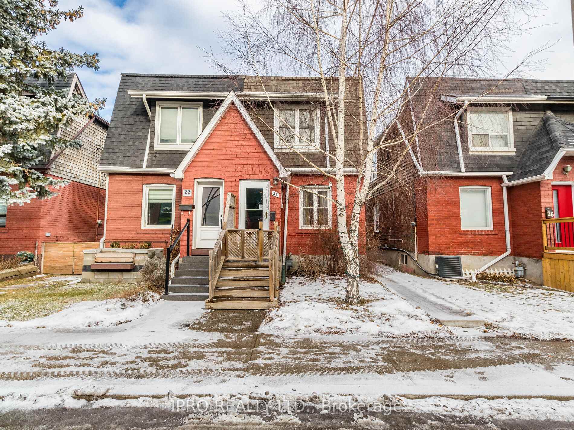 Photo 2 of 24 Mosley Street, Toronto, South Riverdale — HOMEH