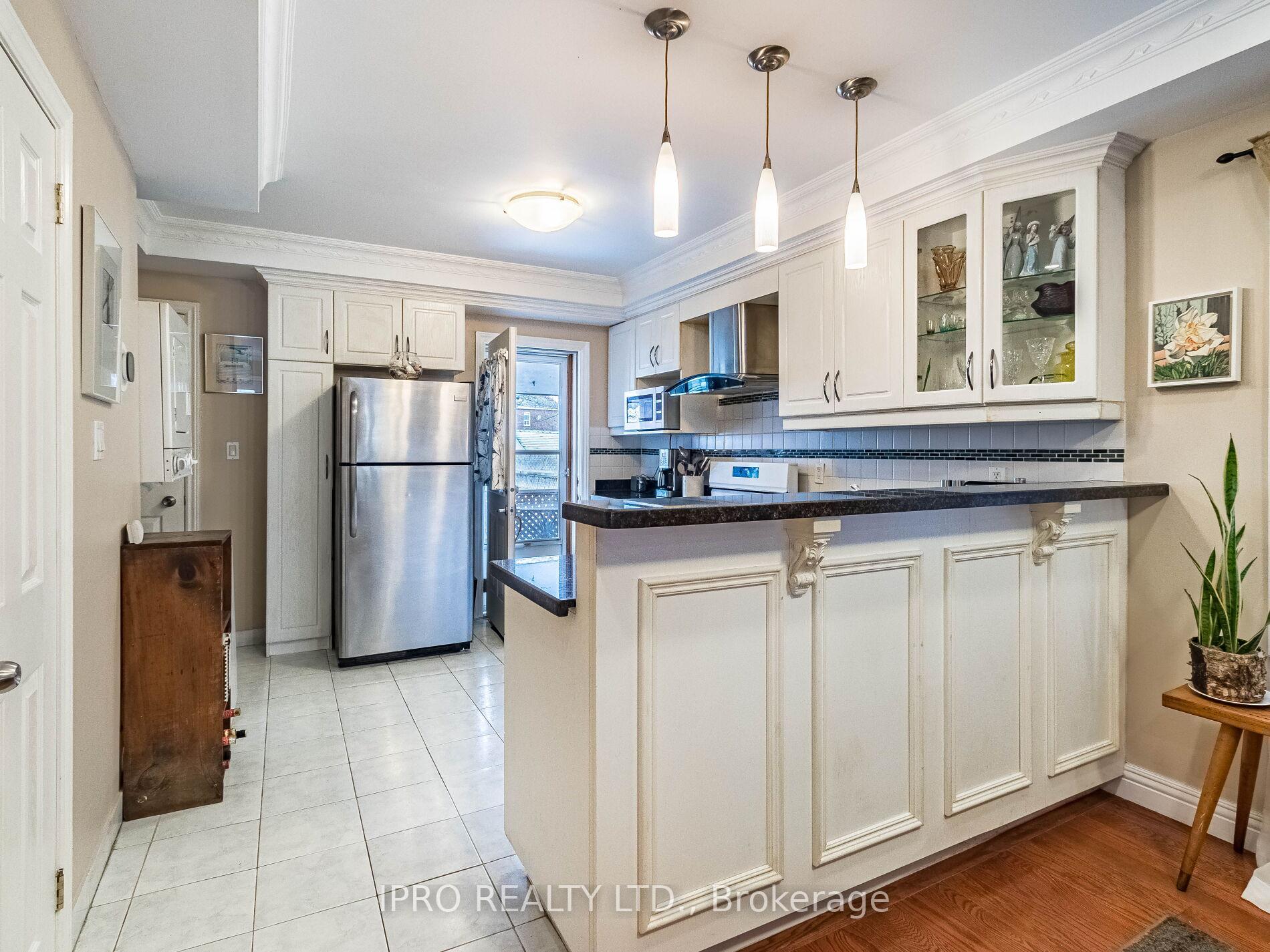 Photo 12 of 24 Mosley Street, Toronto, South Riverdale — HOMEH