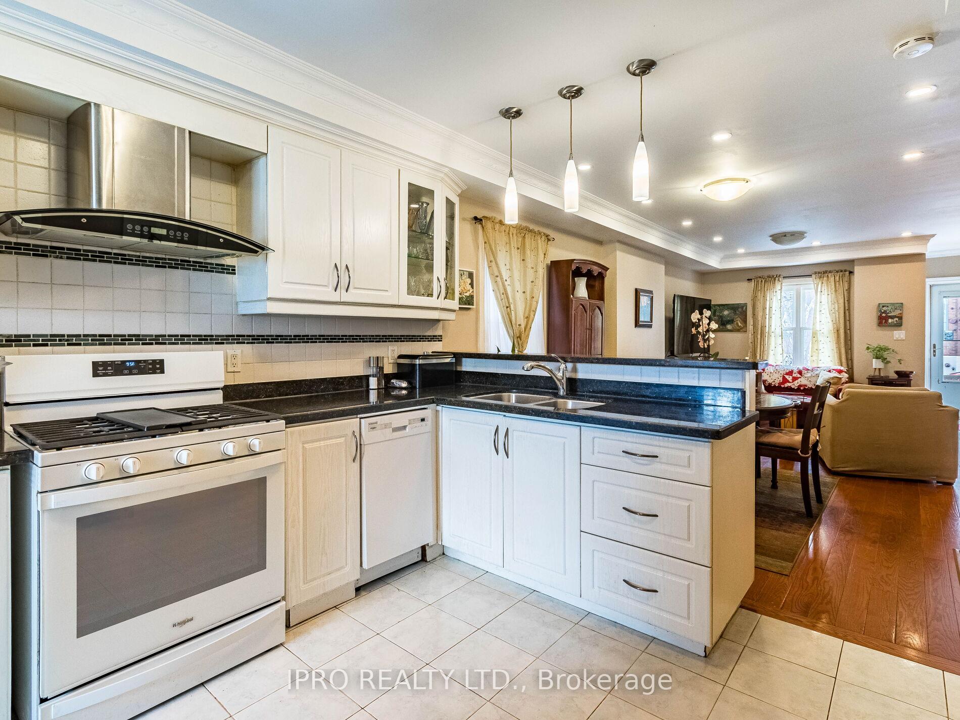 Photo 13 of 24 Mosley Street, Toronto, South Riverdale — HOMEH