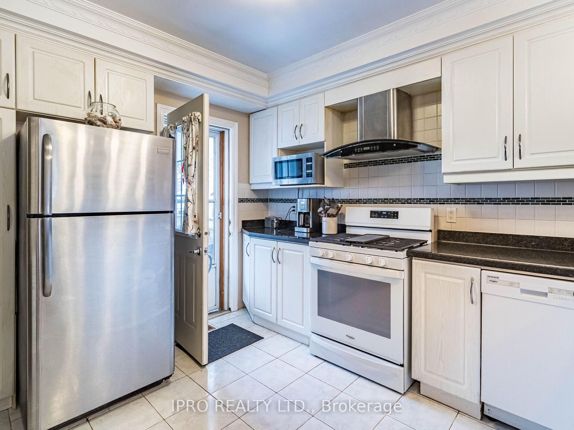 Photo 14 of 24 Mosley Street, Toronto, South Riverdale — HOMEH