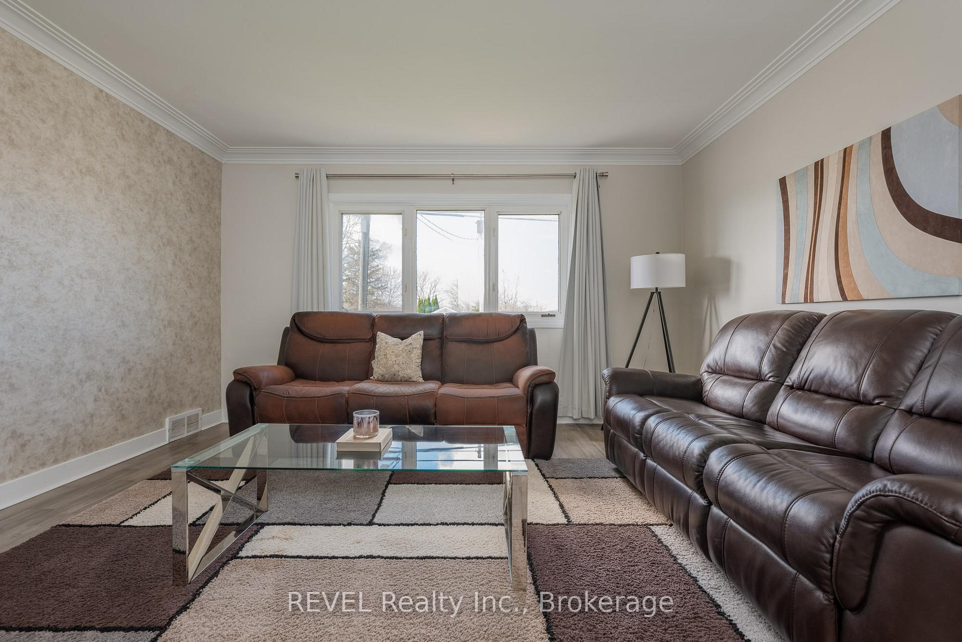 Photo 10 of 20 Whyte Avenue N, Thorold, Thorold Downtown — HOMEH