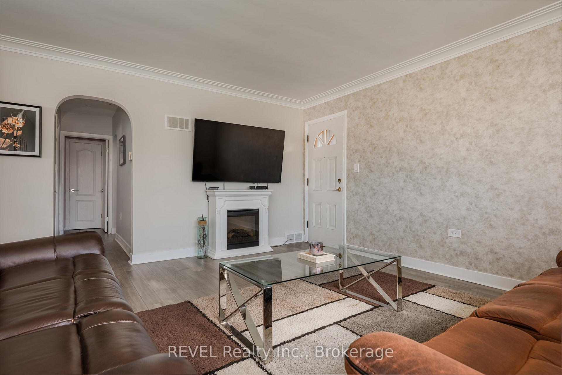 Photo 14 of 20 Whyte Avenue N, Thorold, Thorold Downtown — HOMEH