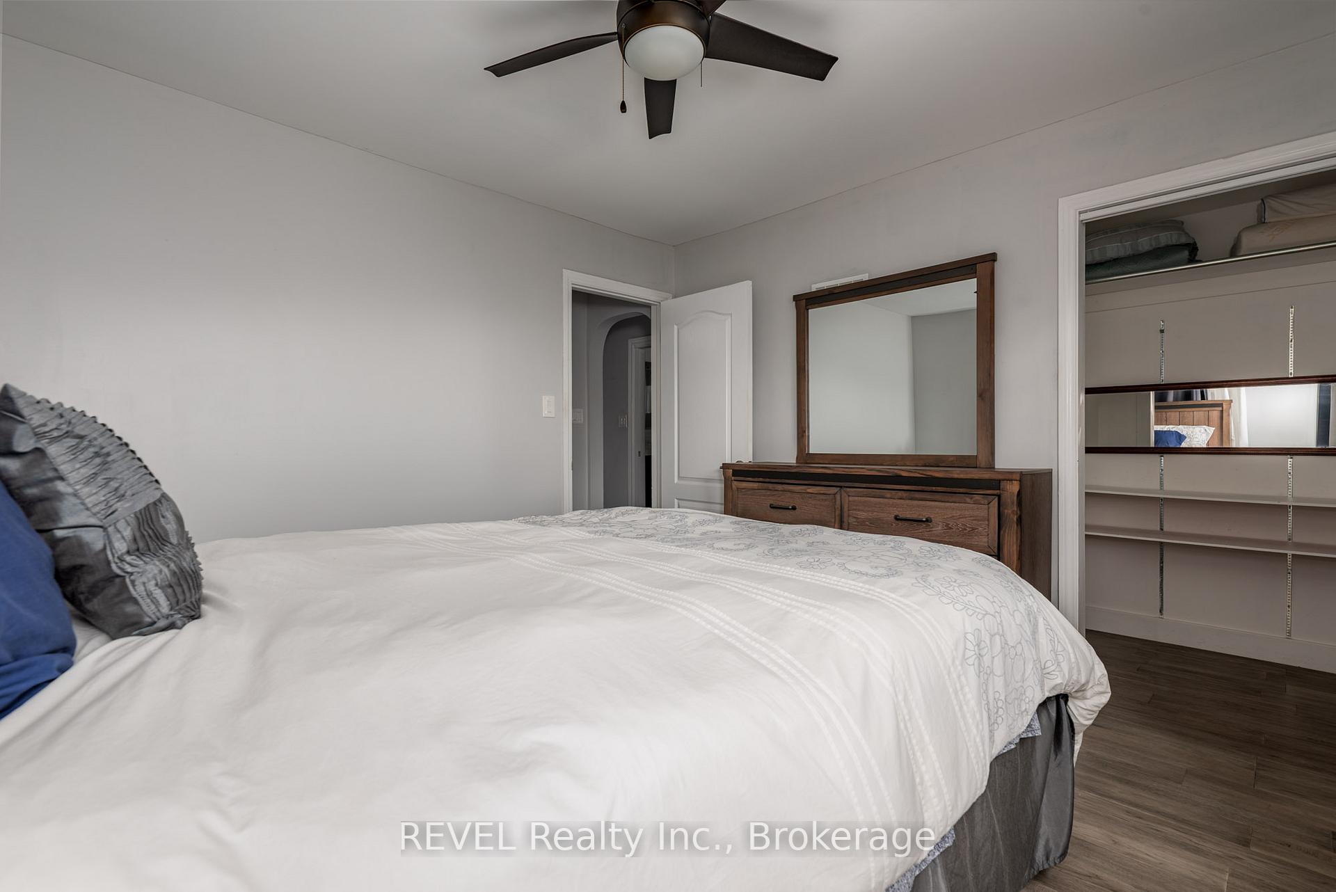 Photo 16 of 20 Whyte Avenue N, Thorold, Thorold Downtown — HOMEH