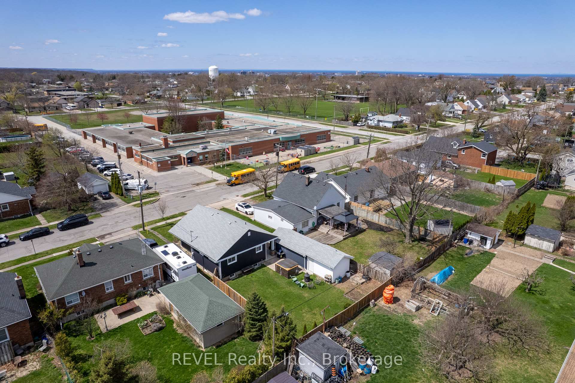 Photo 29 of 20 Whyte Avenue N, Thorold, Thorold Downtown — HOMEH