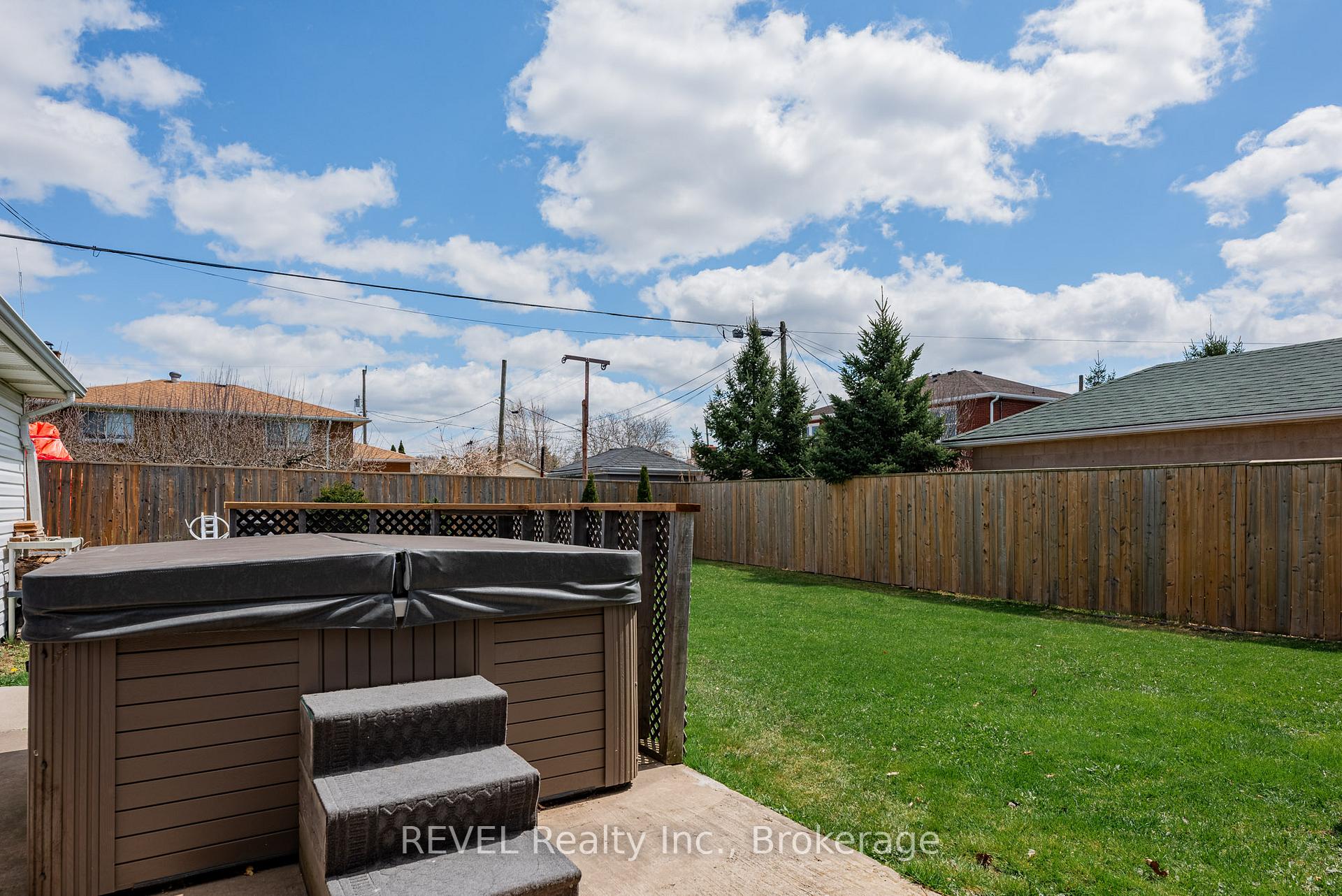 Photo 32 of 20 Whyte Avenue N, Thorold, Thorold Downtown — HOMEH